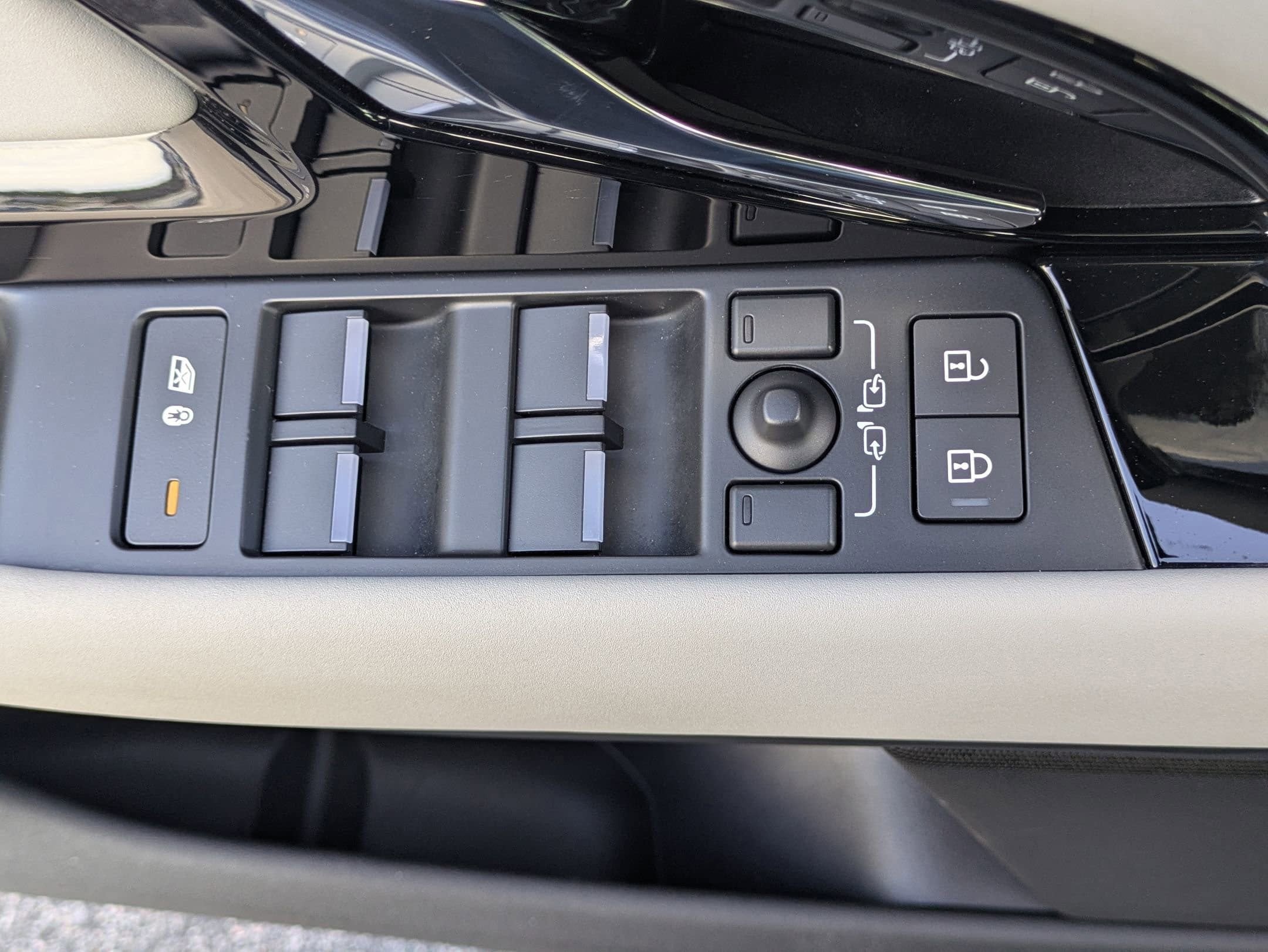 2025 Land Rover Range Rover Evoque Dynamic SE