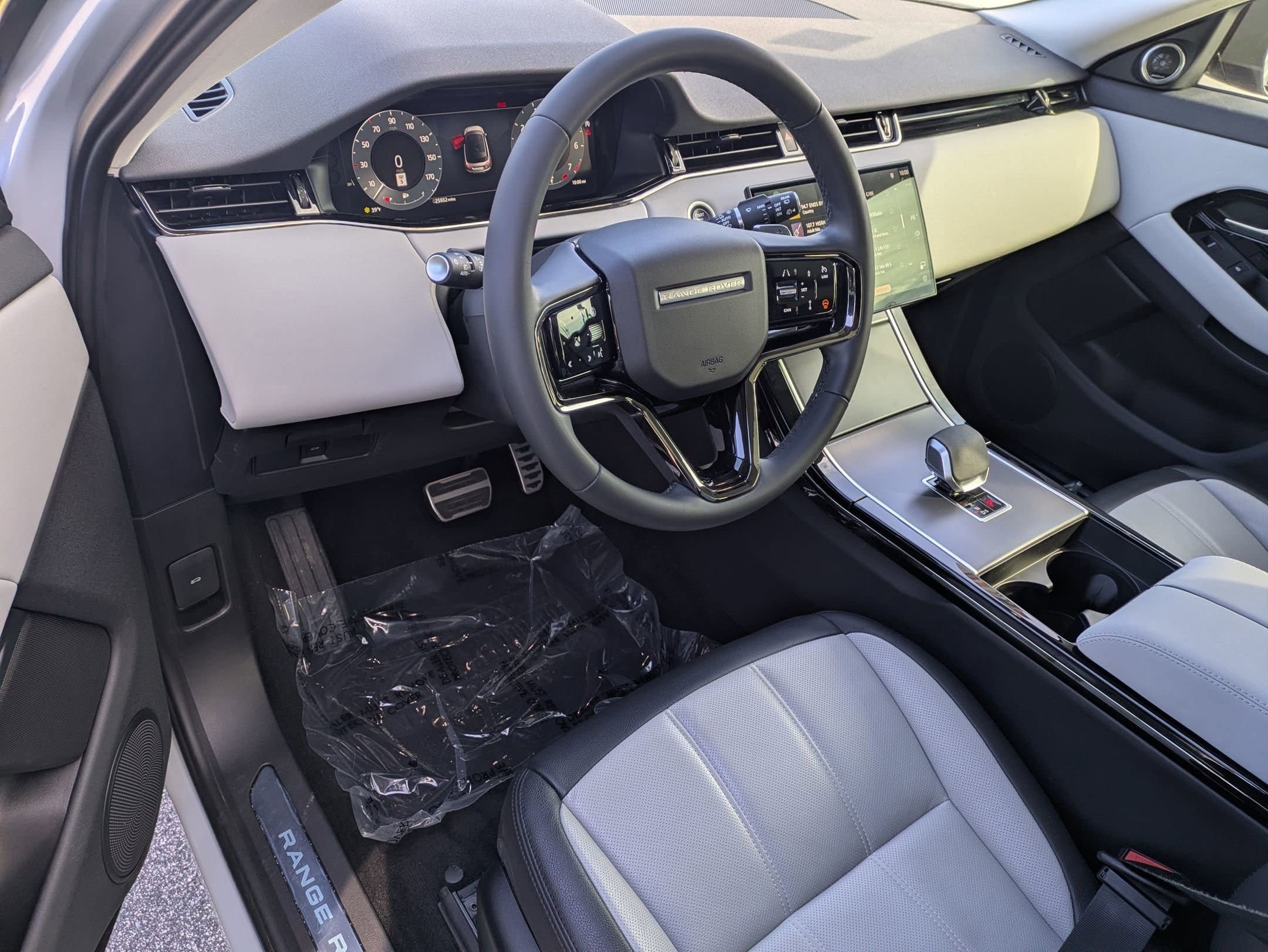 2025 Land Rover Range Rover Evoque Dynamic SE