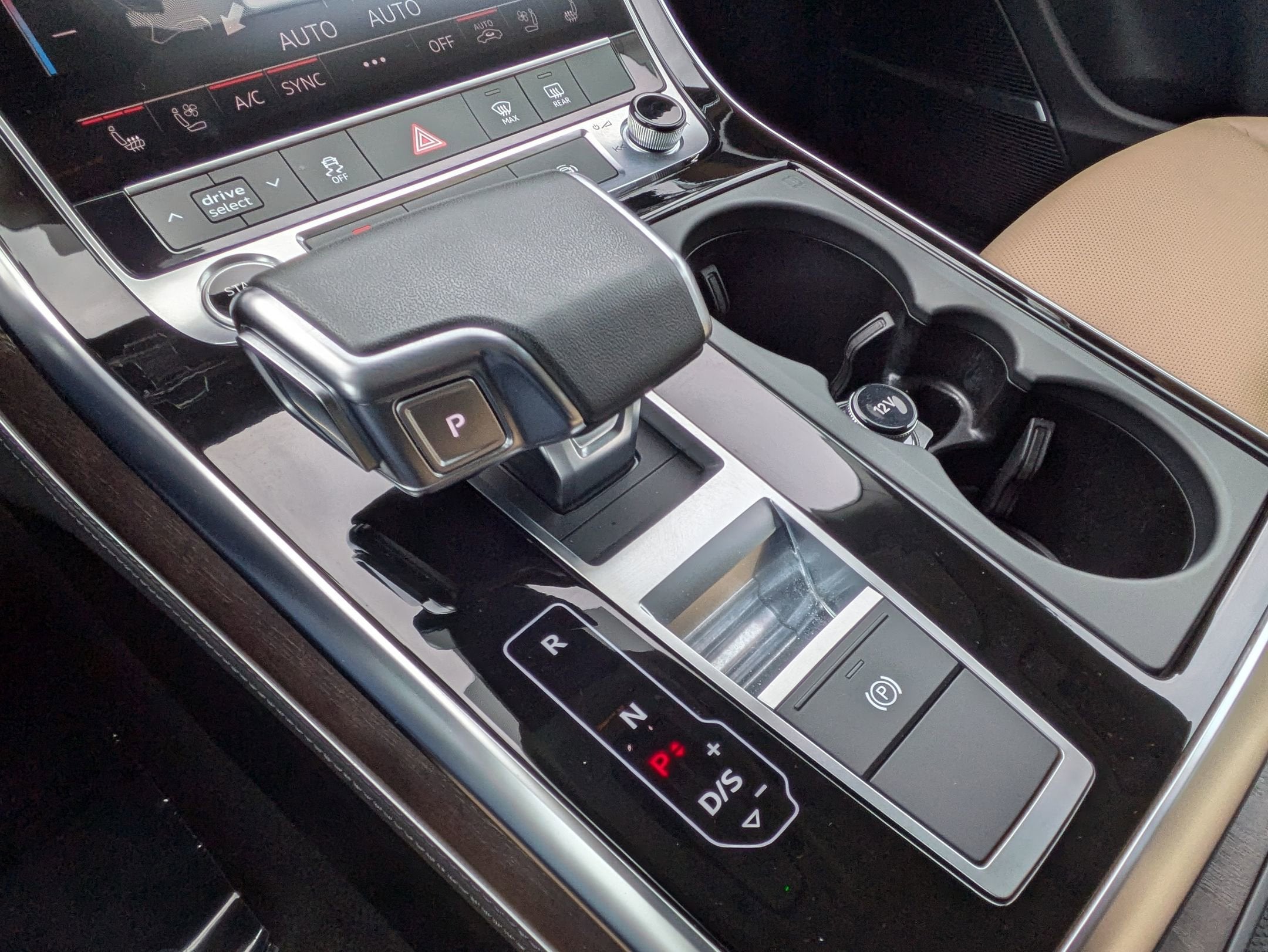 2023 Audi Q8 Premium Plus