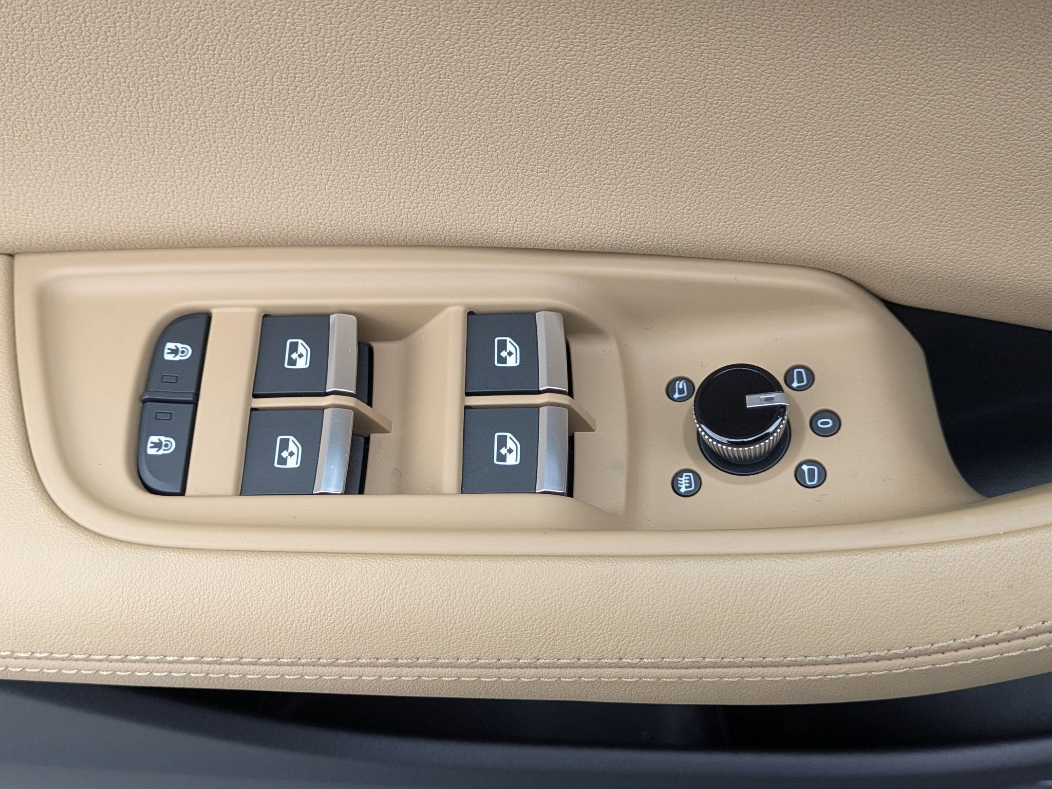 2023 Audi Q8 Premium Plus