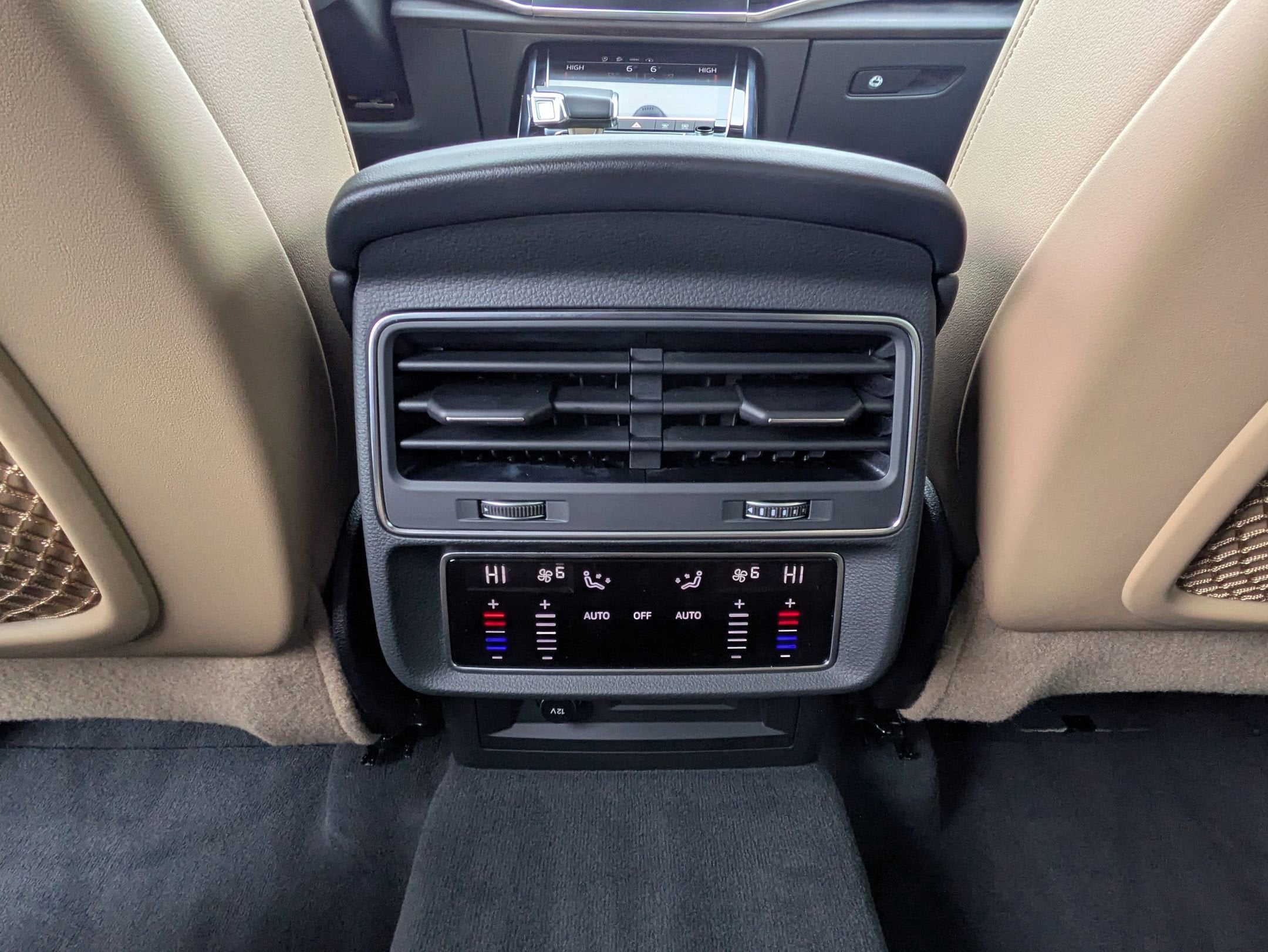 2023 Audi Q8 Premium Plus