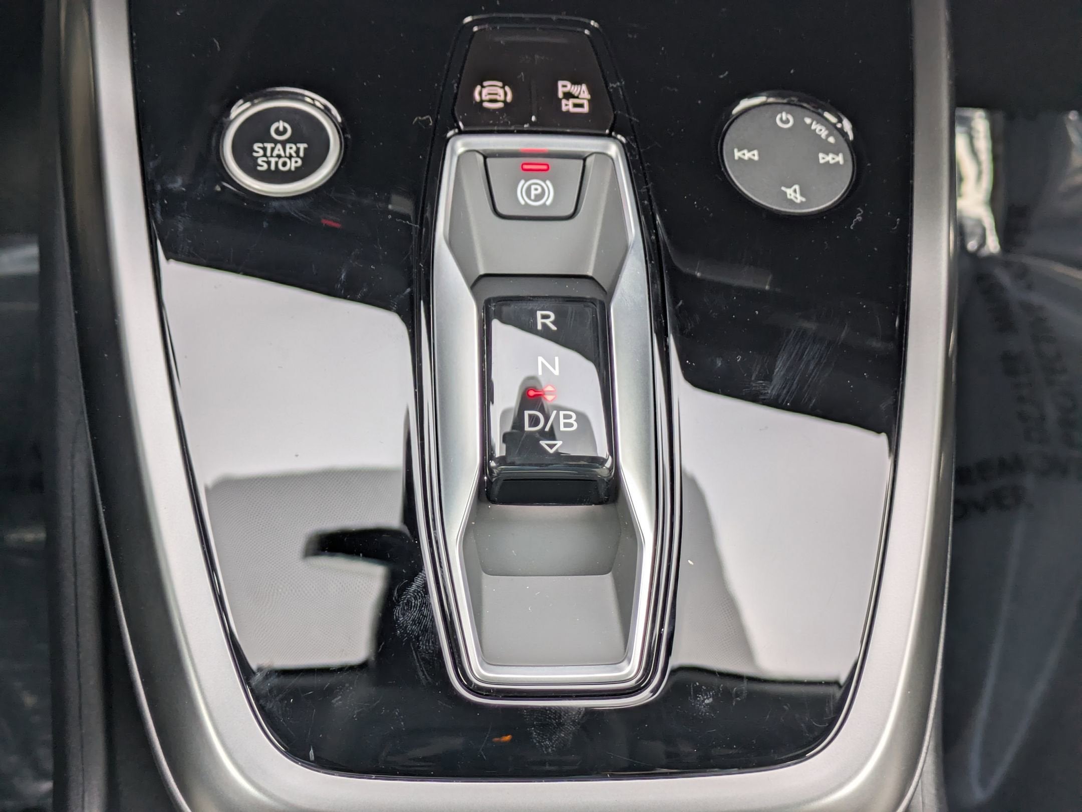 2024 Audi Q4 e-tron Premium Plus