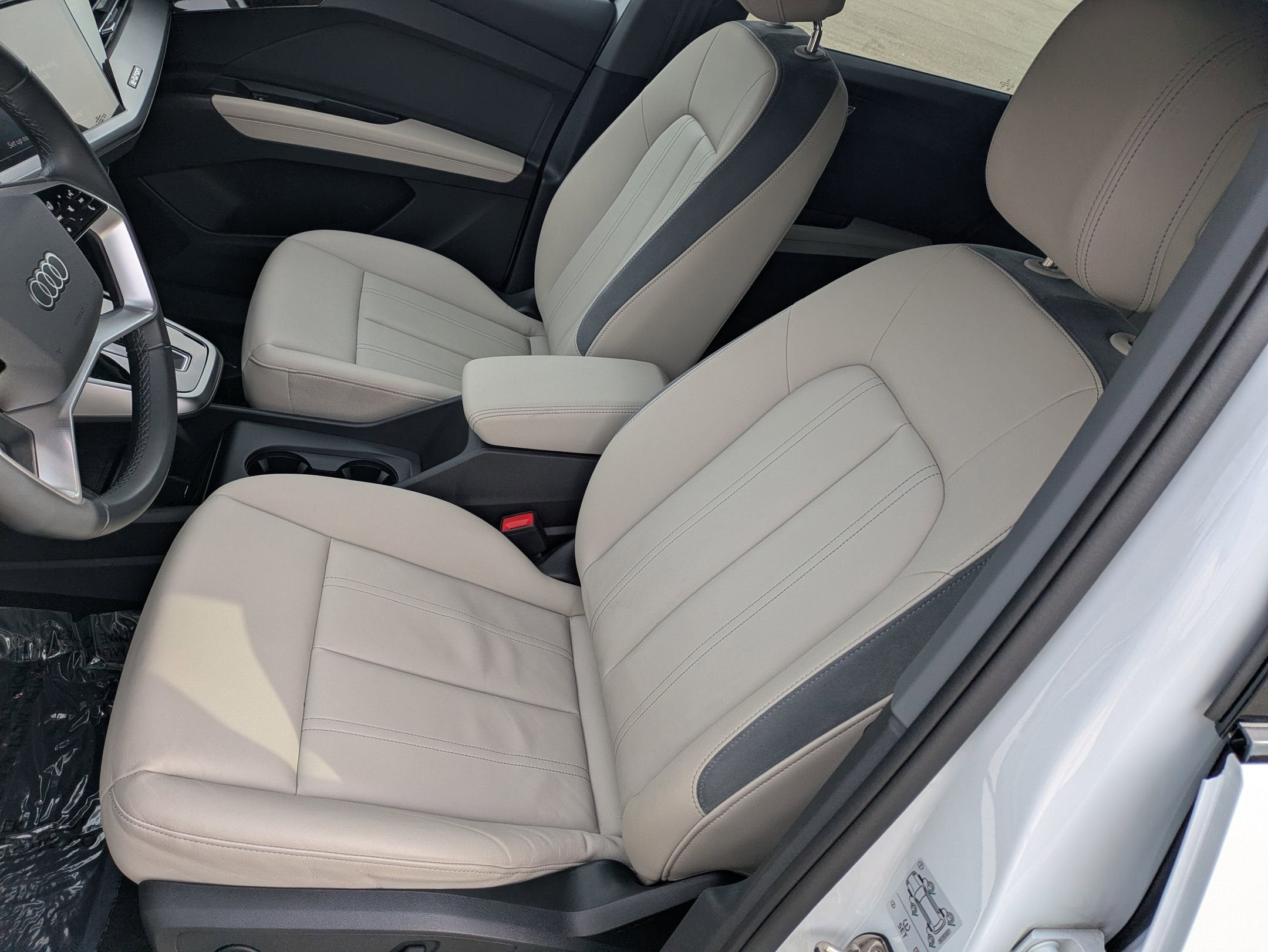 2024 Audi Q4 e-tron Premium Plus