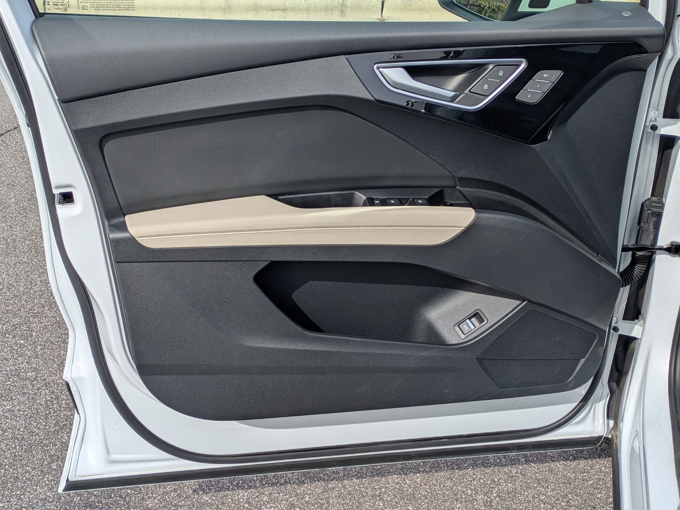 2024 Audi Q4 e-tron Premium Plus