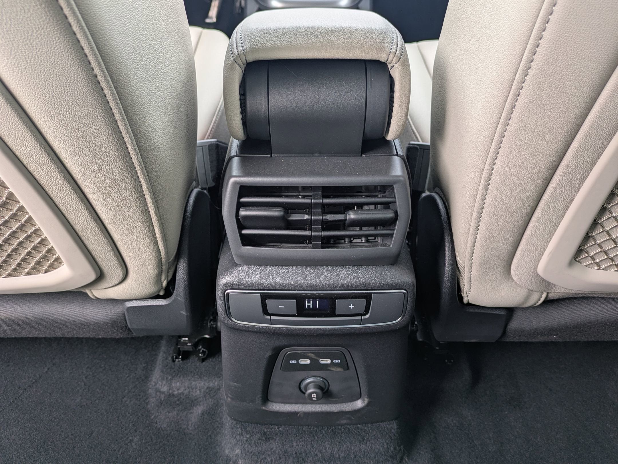 2024 Audi Q4 e-tron Premium Plus