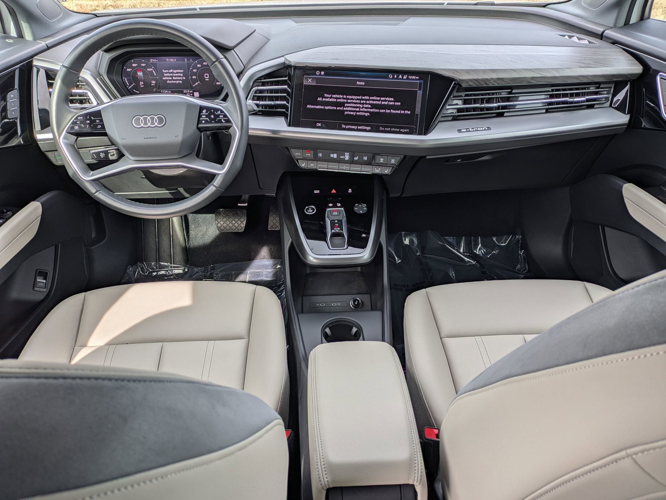 2024 Audi Q4 e-tron Premium Plus