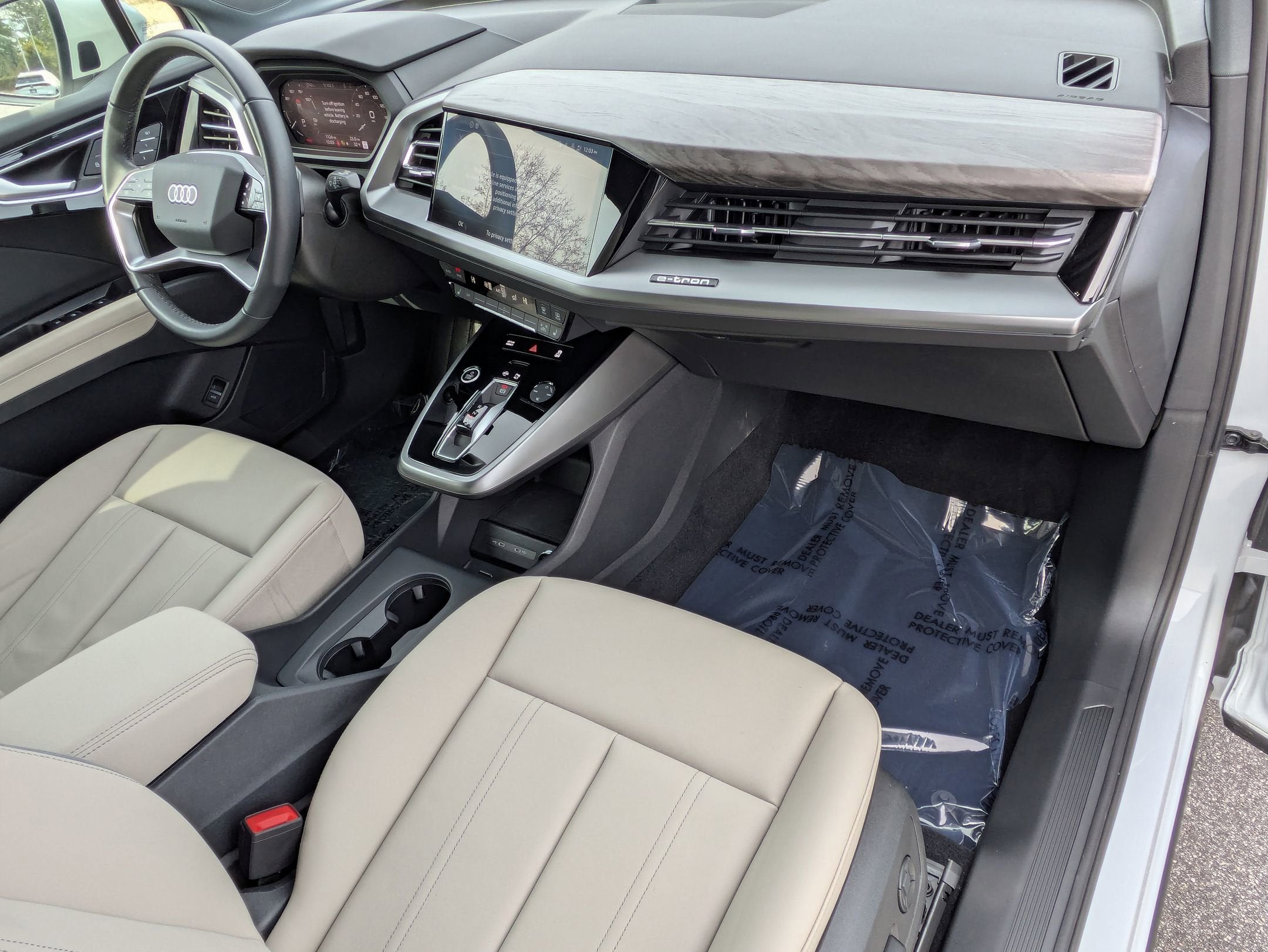 2024 Audi Q4 e-tron Premium Plus