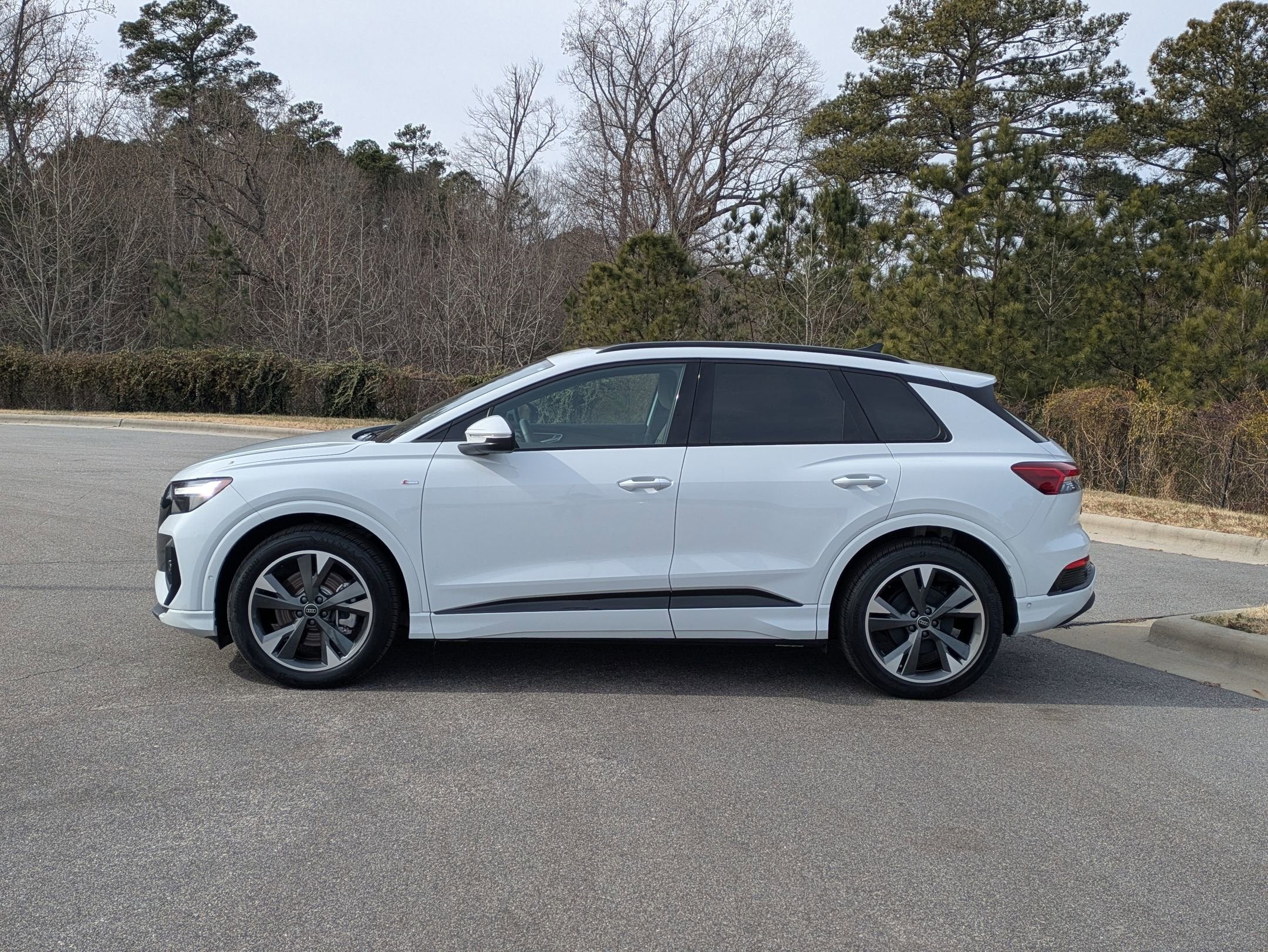 2024 Audi Q4 e-tron Premium Plus