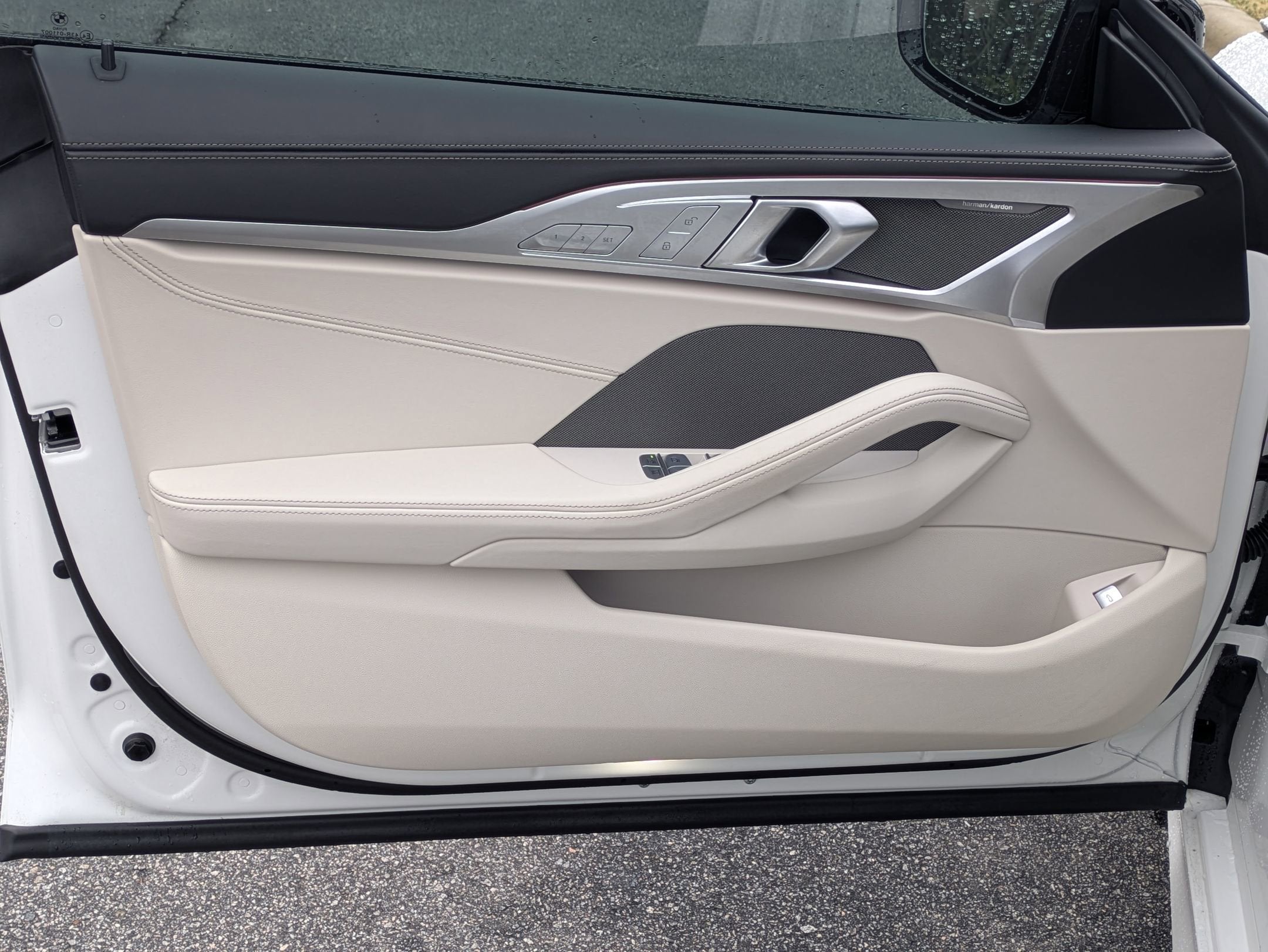 2025 BMW 8 Series M850i