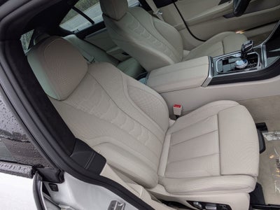 2025 BMW 8 Series M850i