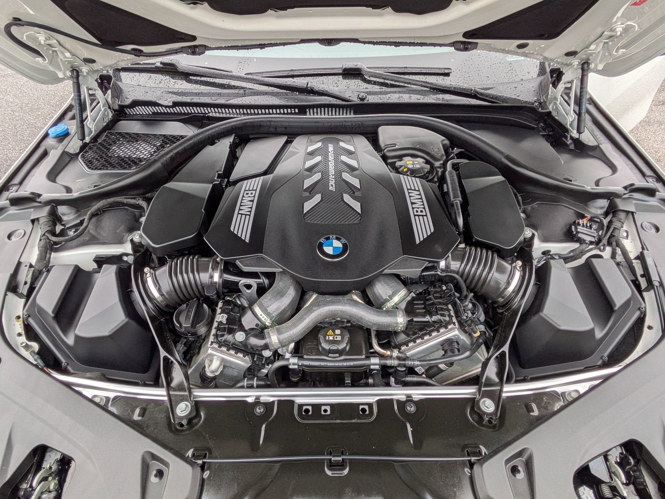 2025 BMW 8 Series M850i