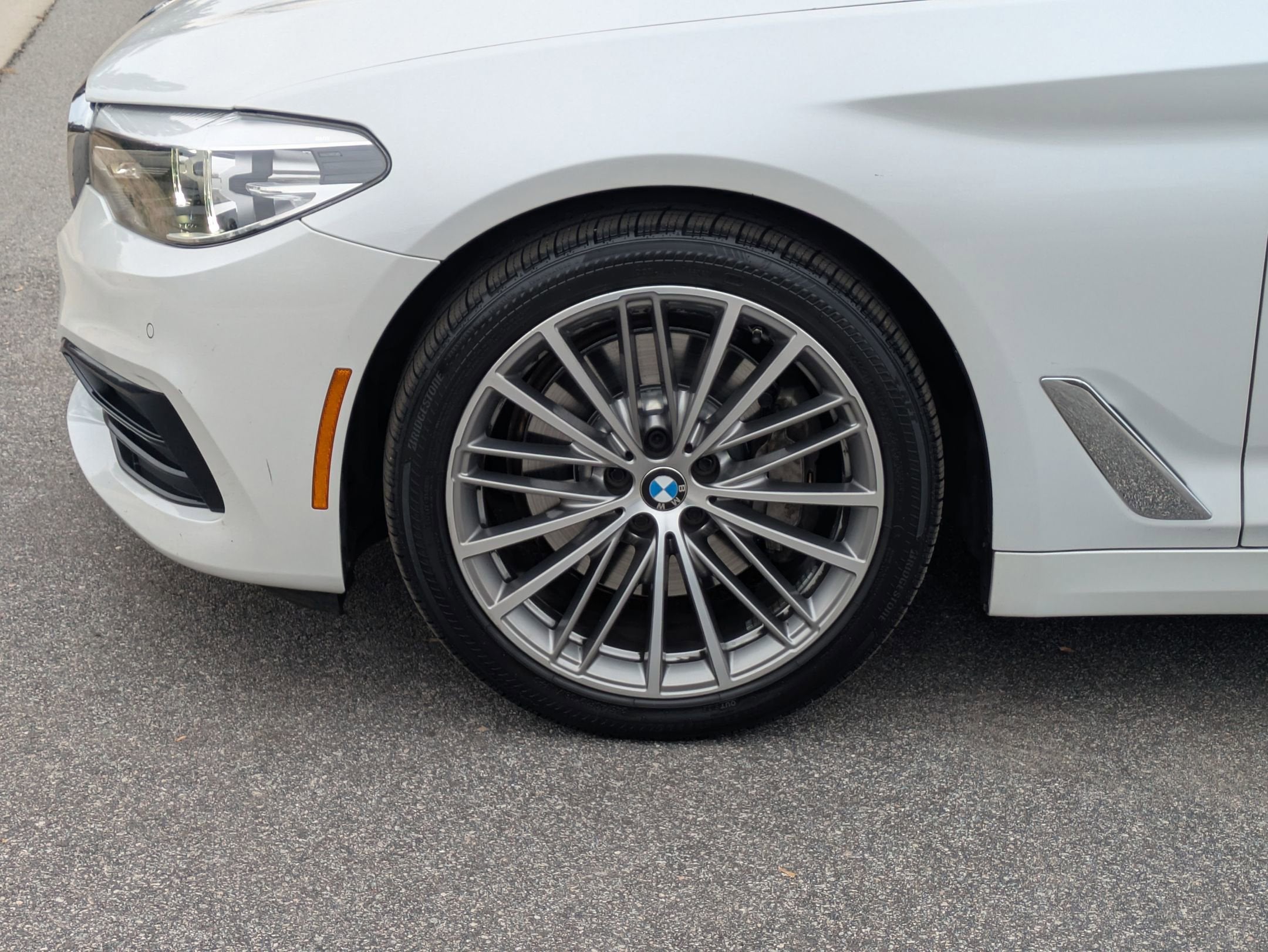 2019 BMW 5 Series 540i