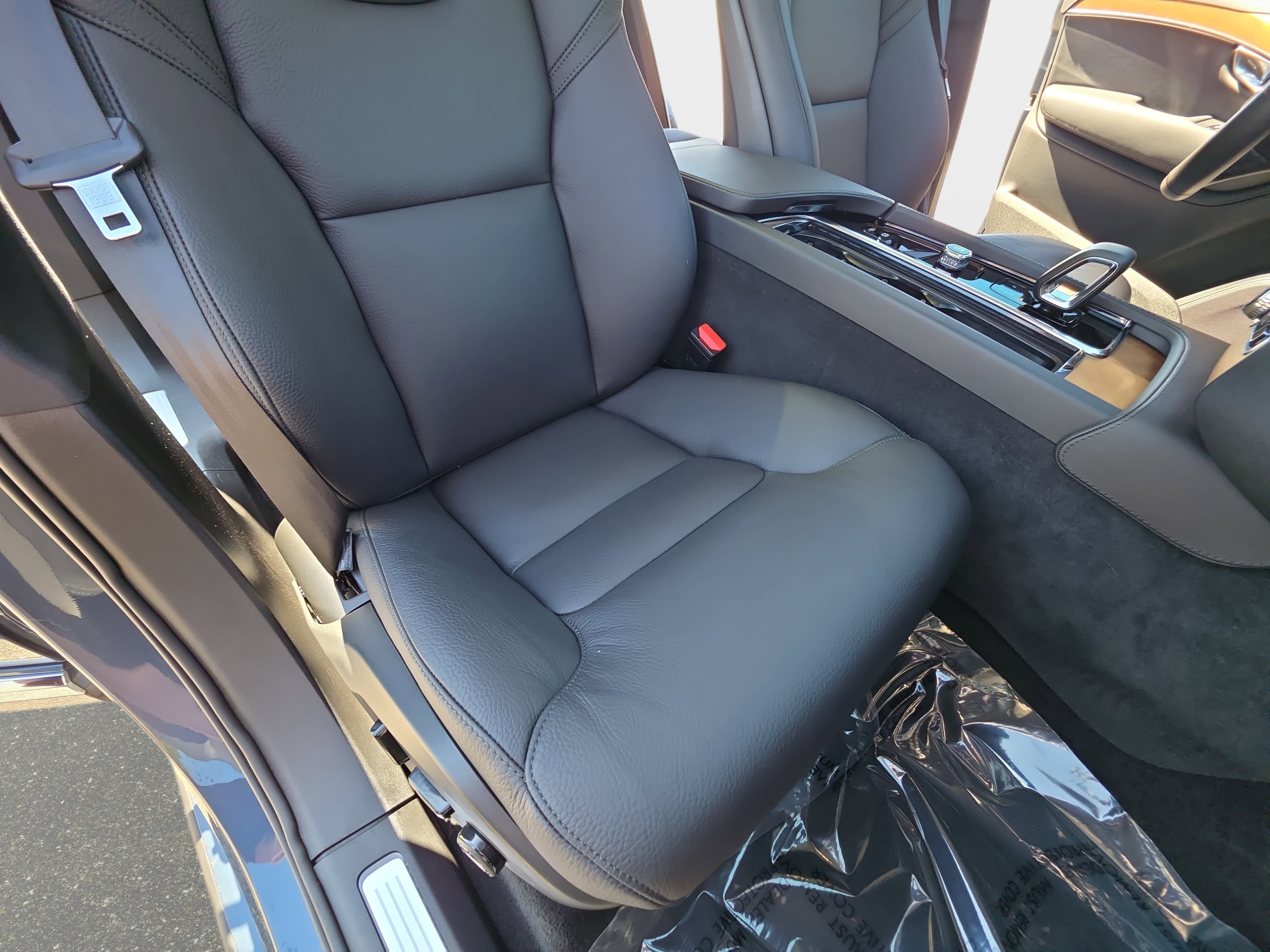 2025 Volvo XC90 Plus