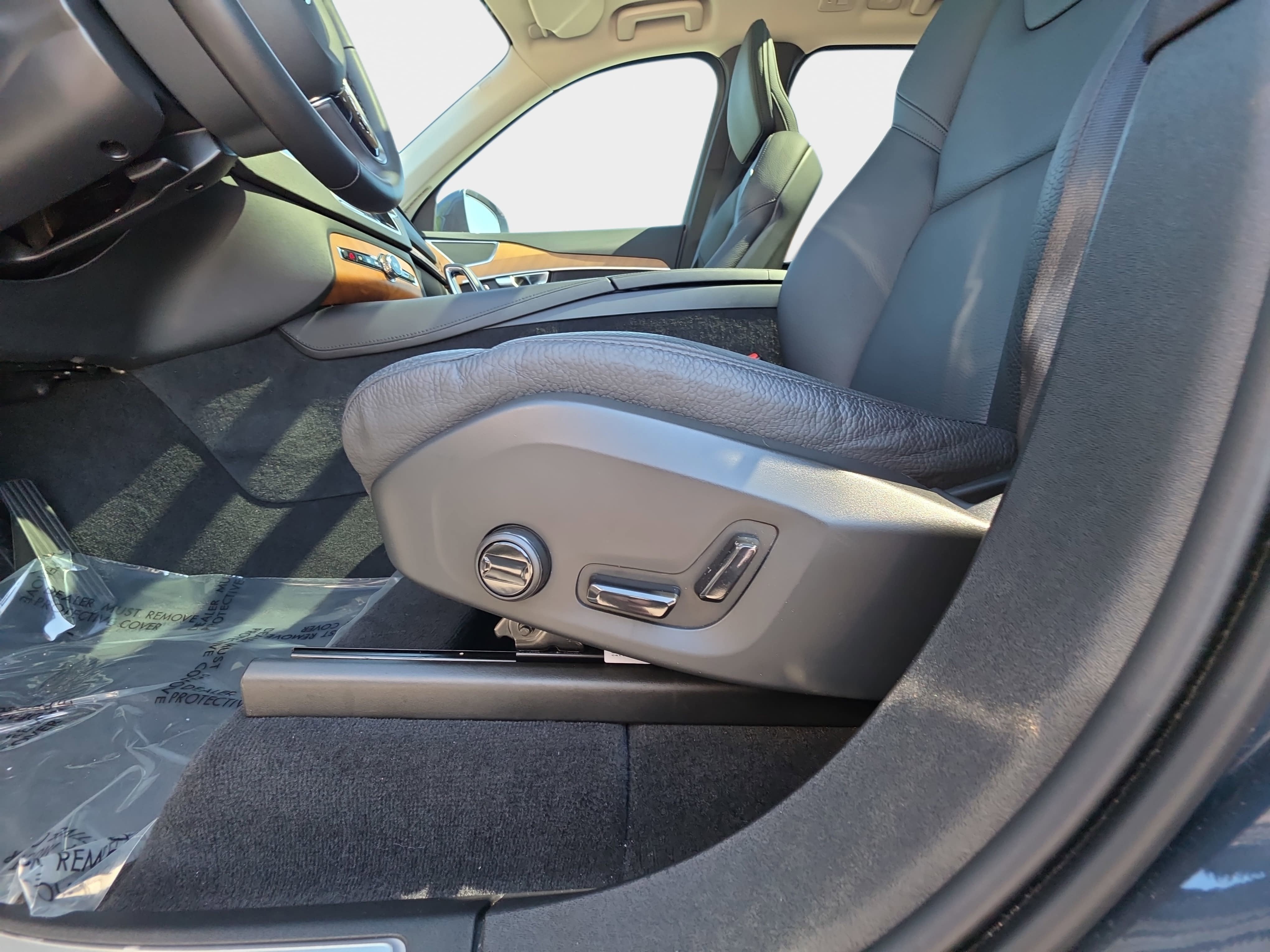 2025 Volvo XC90 Plus