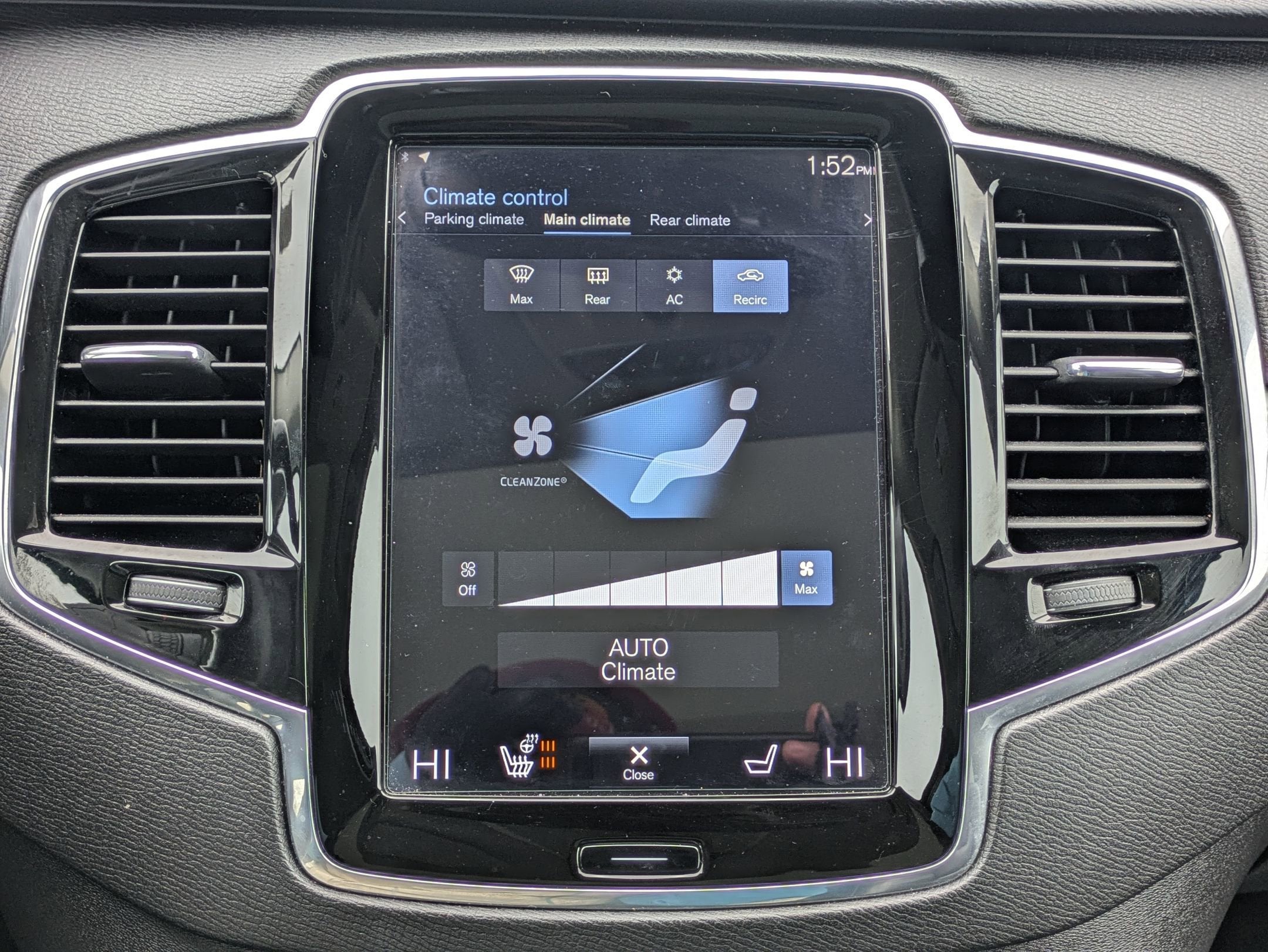 2018 Volvo XC90 Momentum