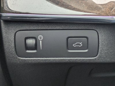 2018 Volvo XC90 Momentum