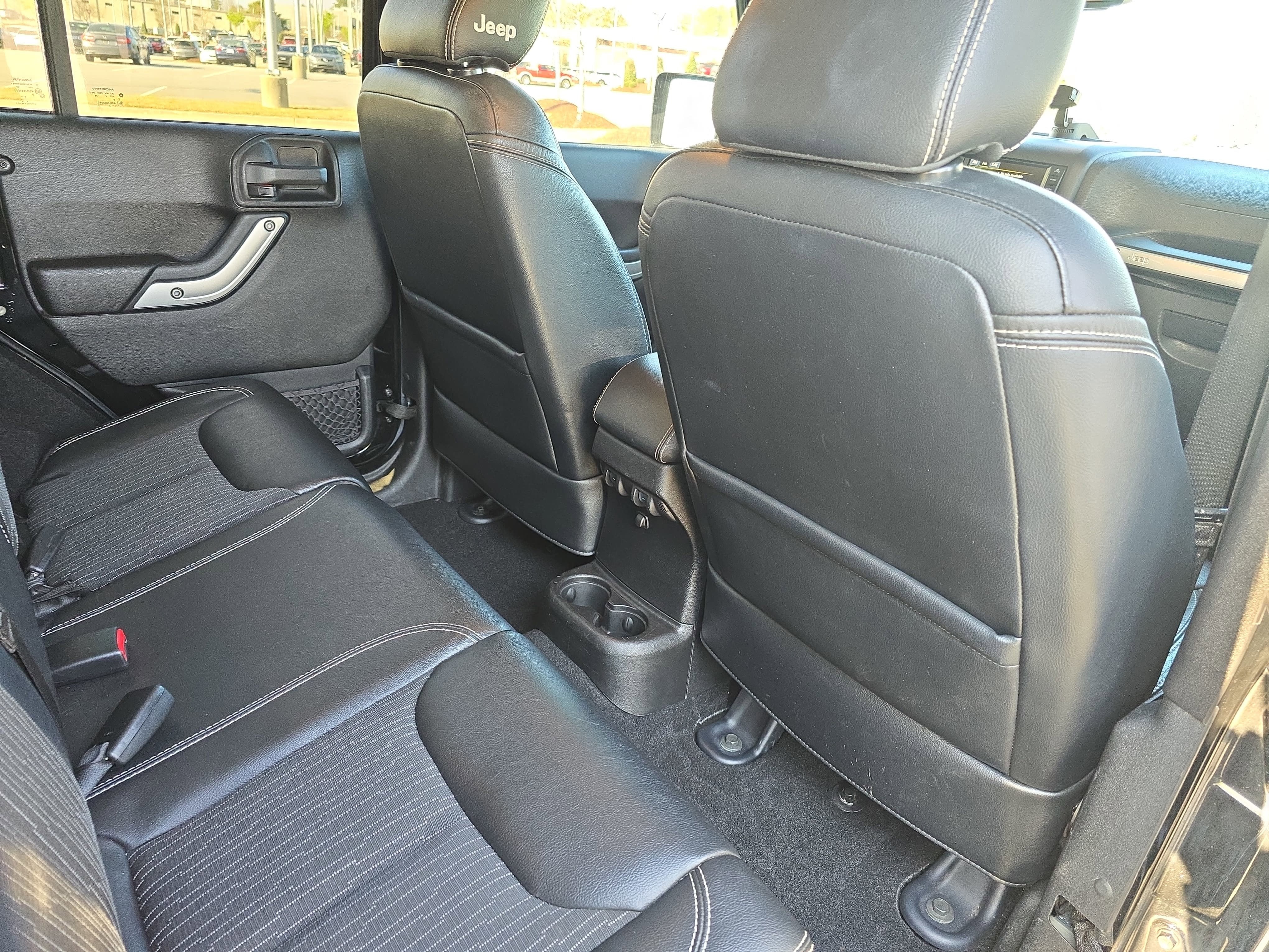 2015 Jeep Wrangler Unlimited 4WD 4dr Freedom Edition *Ltd Avail*