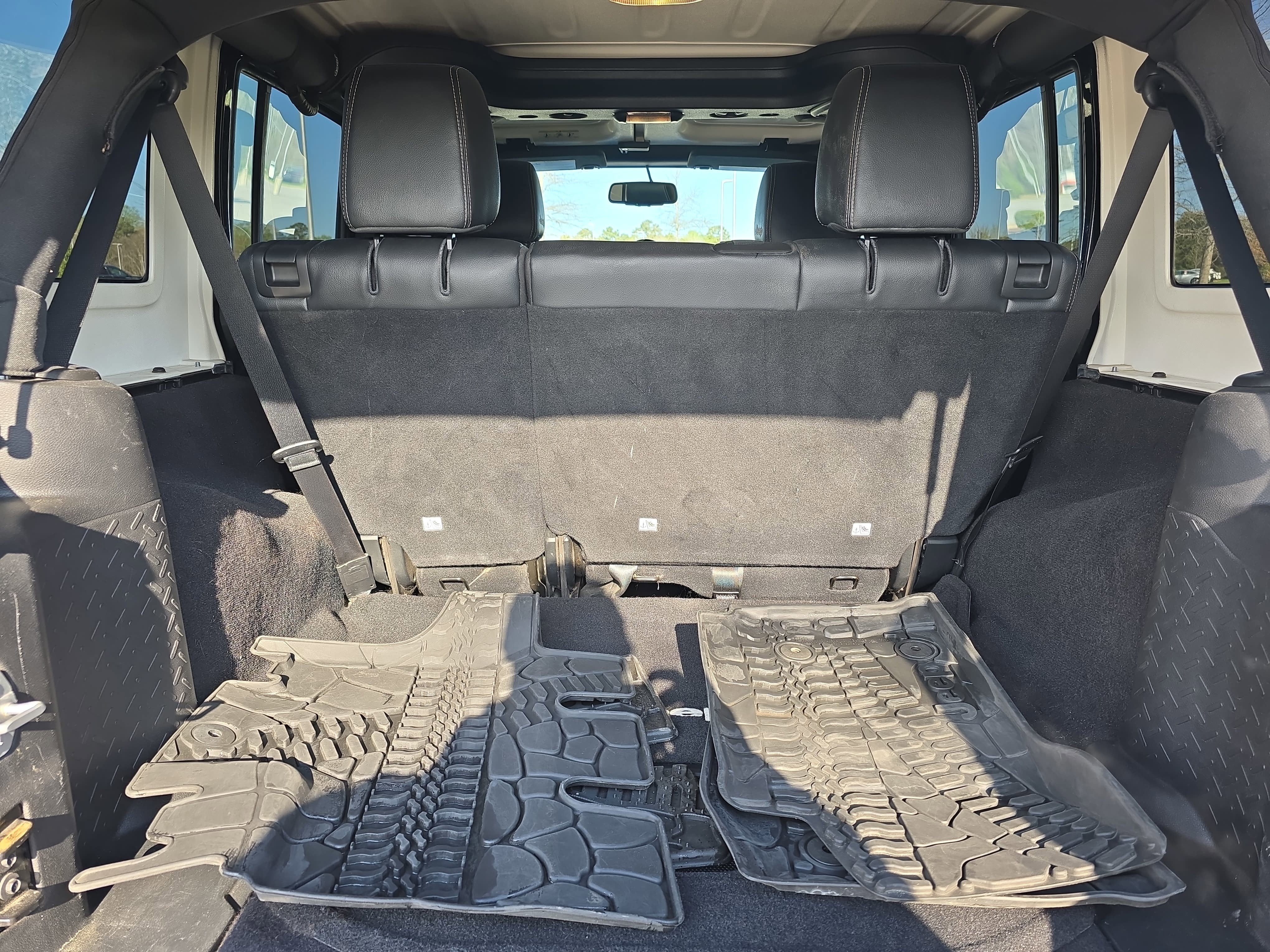 2015 Jeep Wrangler Unlimited 4WD 4dr Freedom Edition *Ltd Avail*