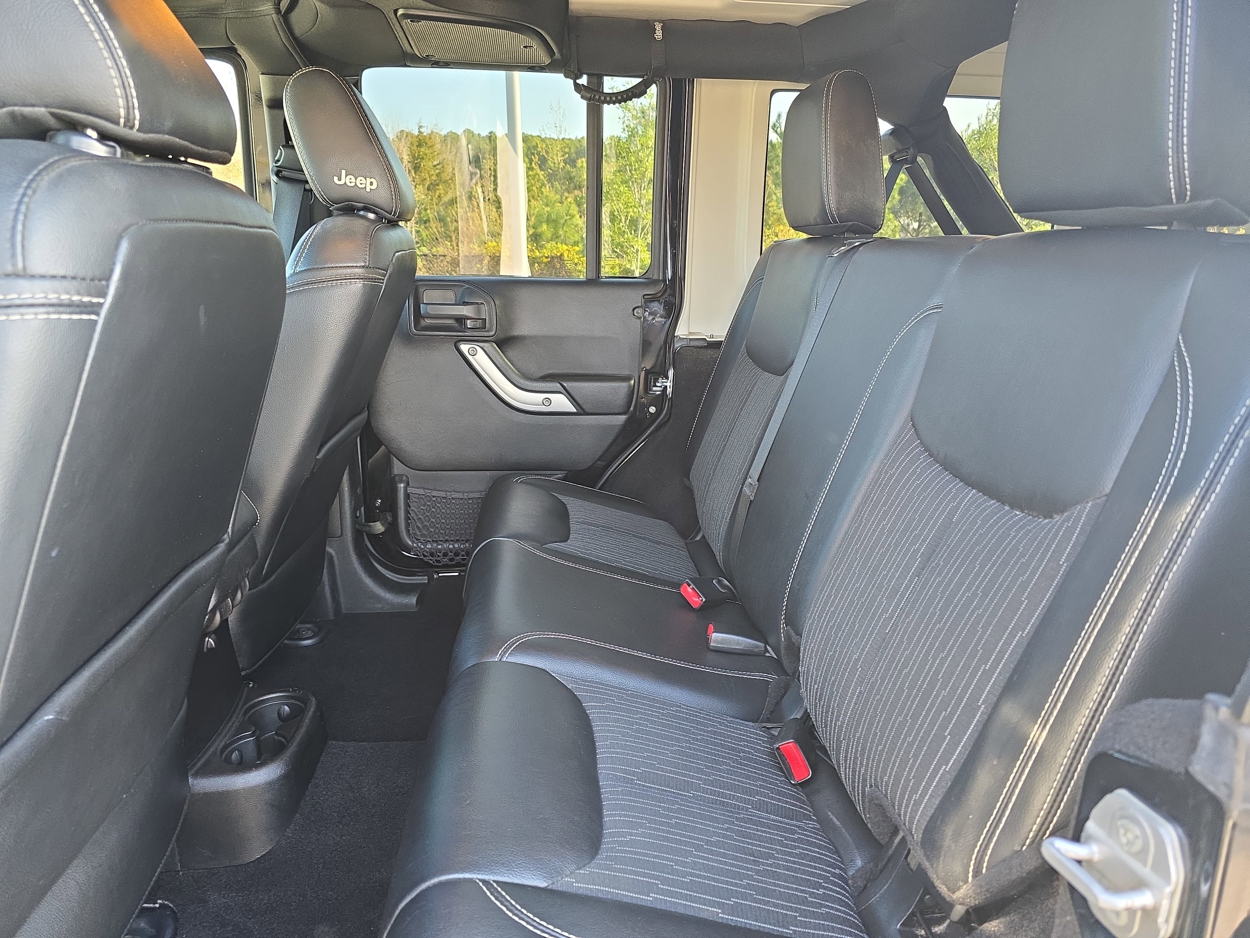 2015 Jeep Wrangler Unlimited 4WD 4dr Freedom Edition *Ltd Avail*