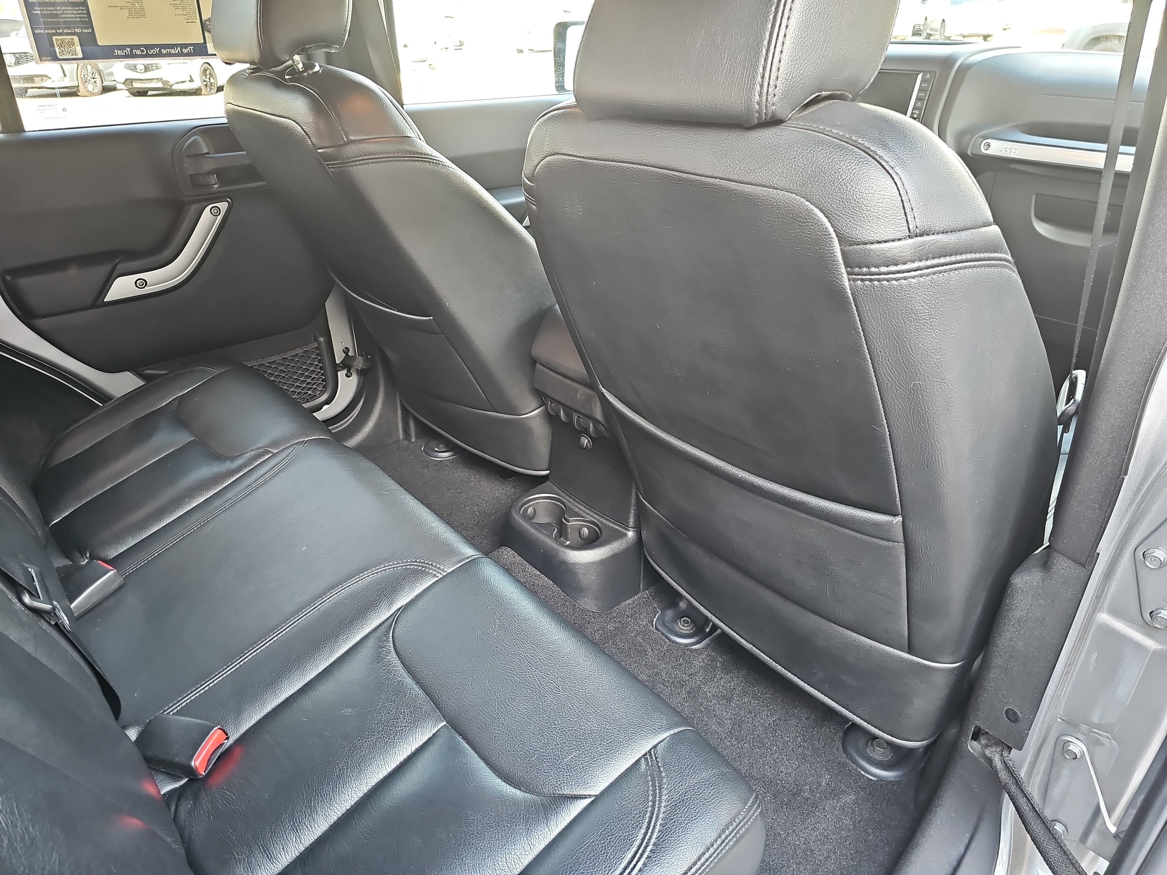 2015 Jeep Wrangler Unlimited 4WD 4dr Sahara