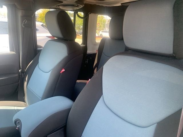 2013 Jeep Wrangler Unlimited 4WD 4dr Sahara