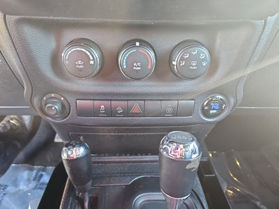 2013 Jeep Wrangler Unlimited 4WD 4dr Sahara