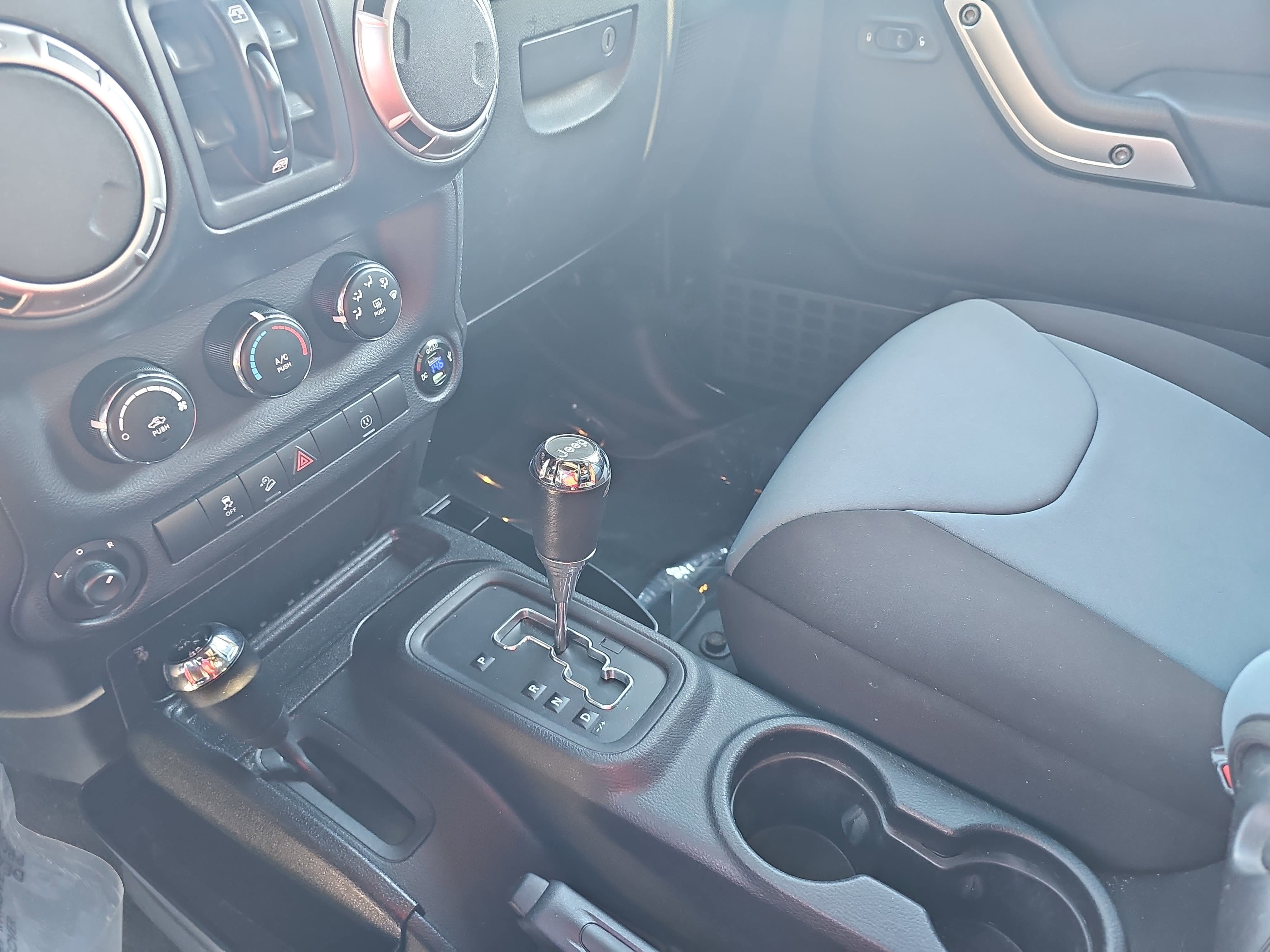 2013 Jeep Wrangler Unlimited 4WD 4dr Sahara
