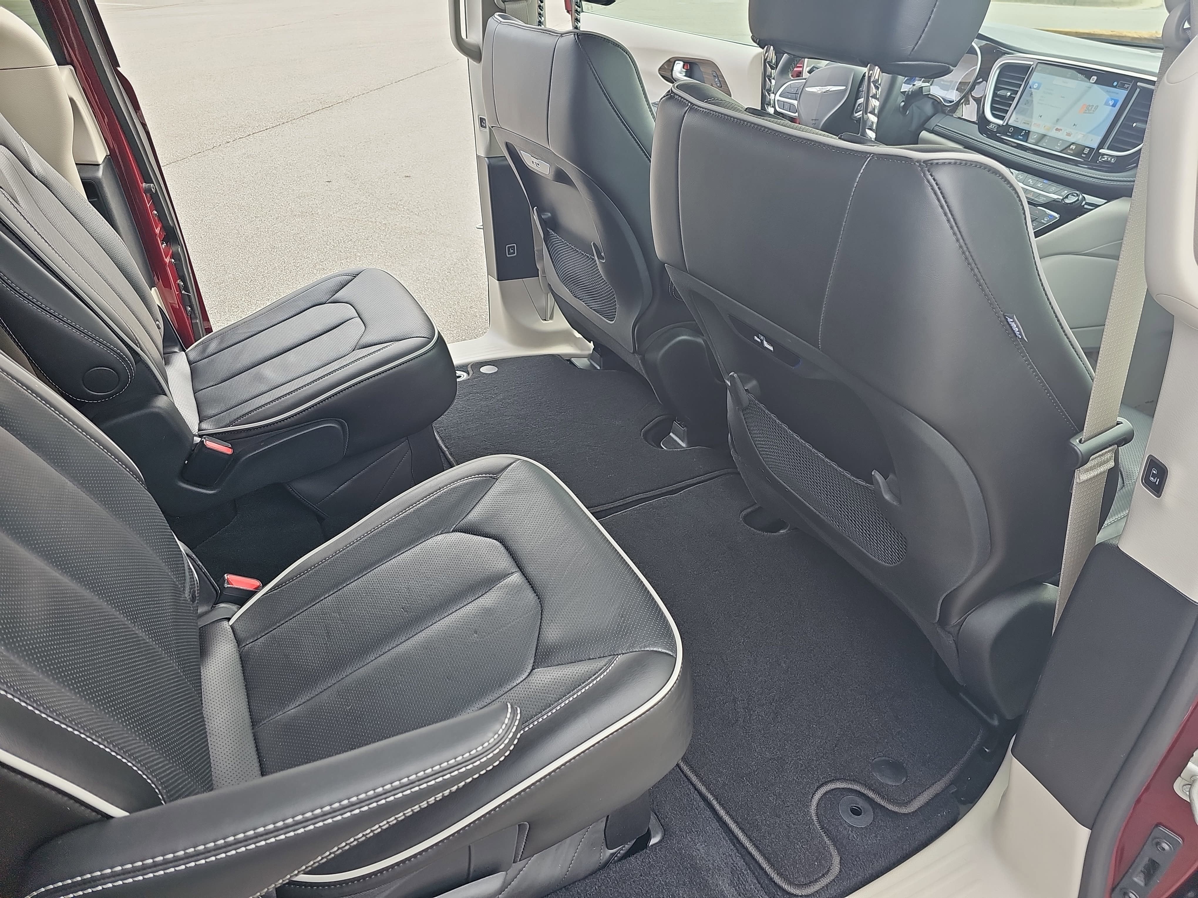 2023 Chrysler Pacifica Limited AWD