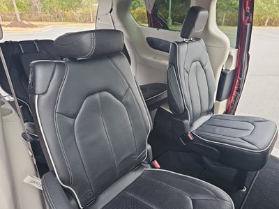 2023 Chrysler Pacifica Limited AWD
