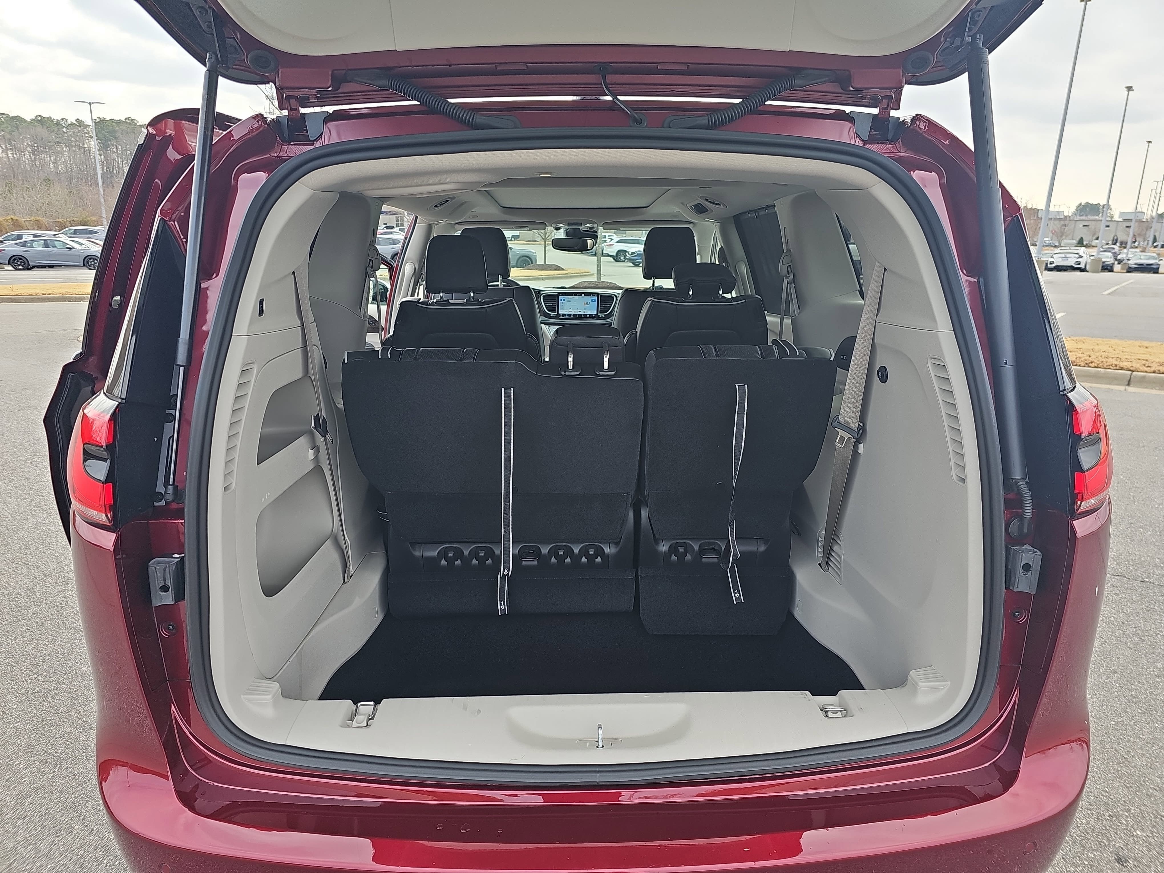 2023 Chrysler Pacifica Limited AWD