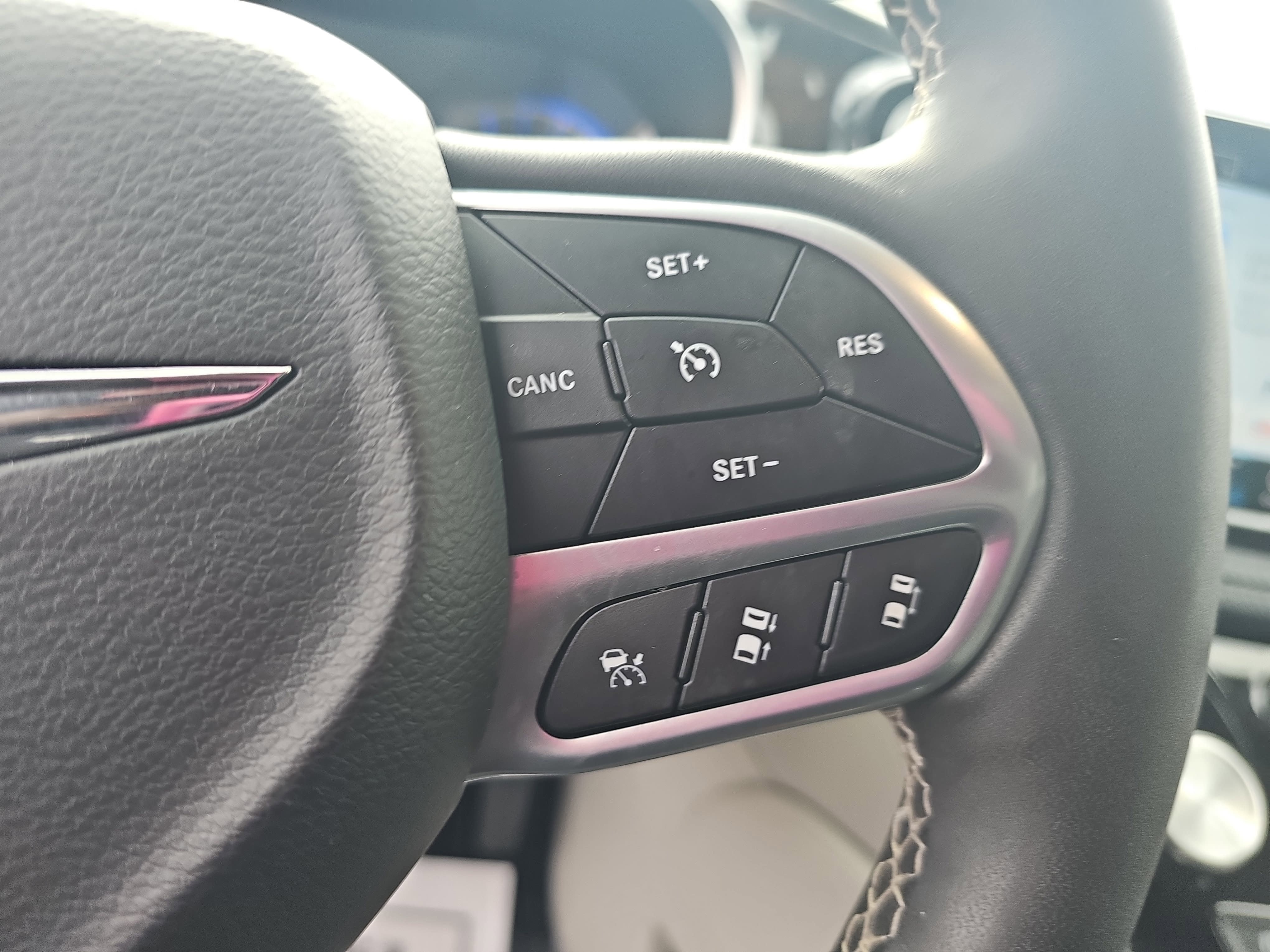 2023 Chrysler Pacifica Limited AWD