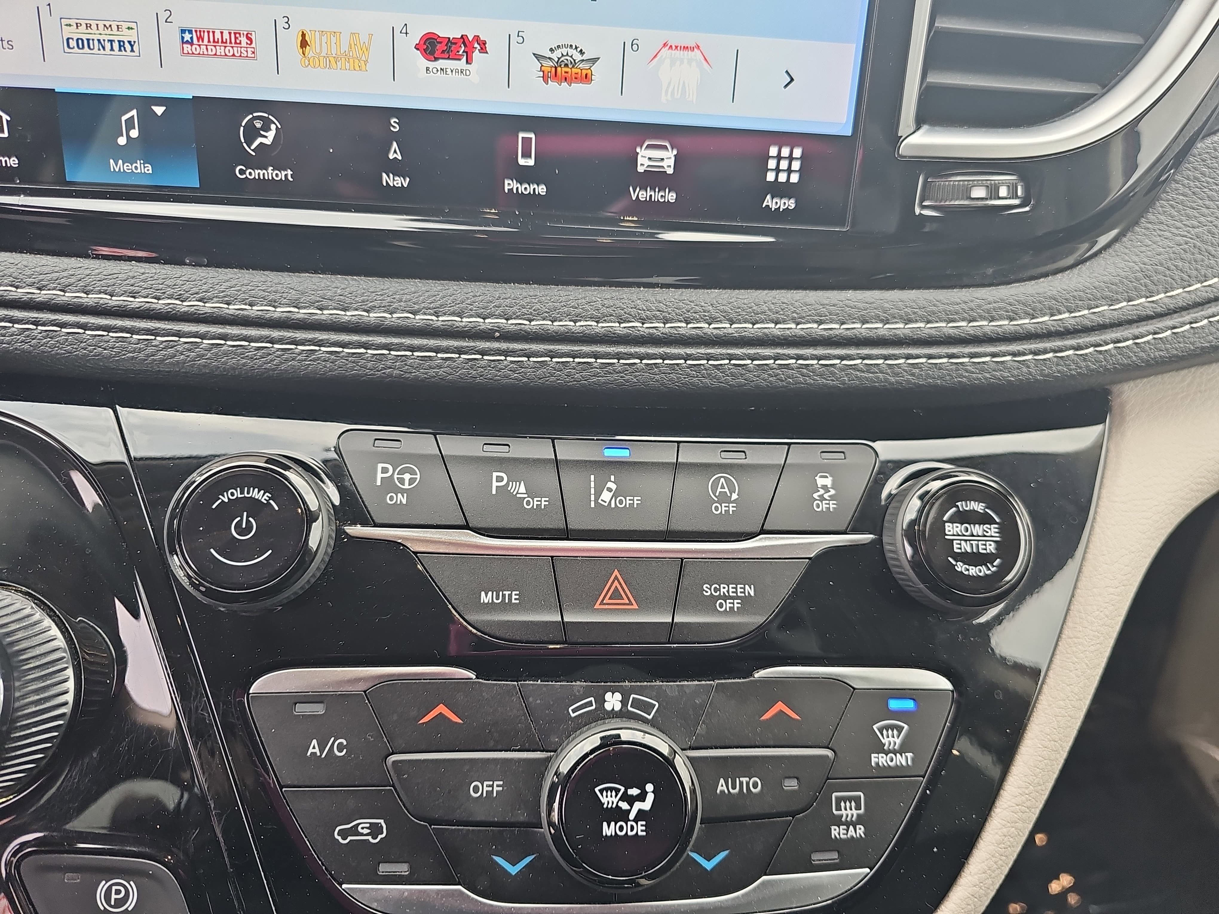 2023 Chrysler Pacifica Limited AWD