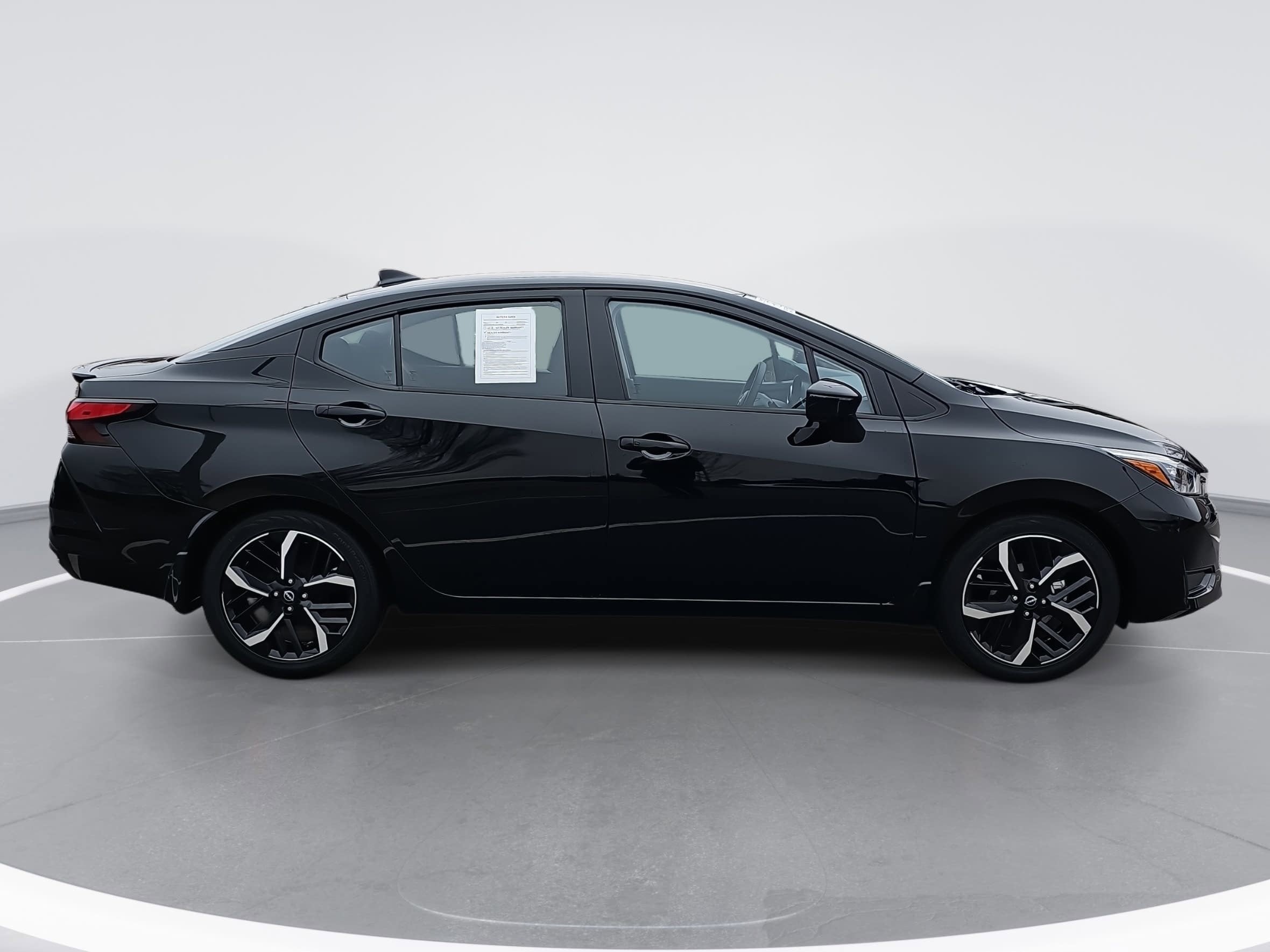 2025 Nissan Versa SR CVT