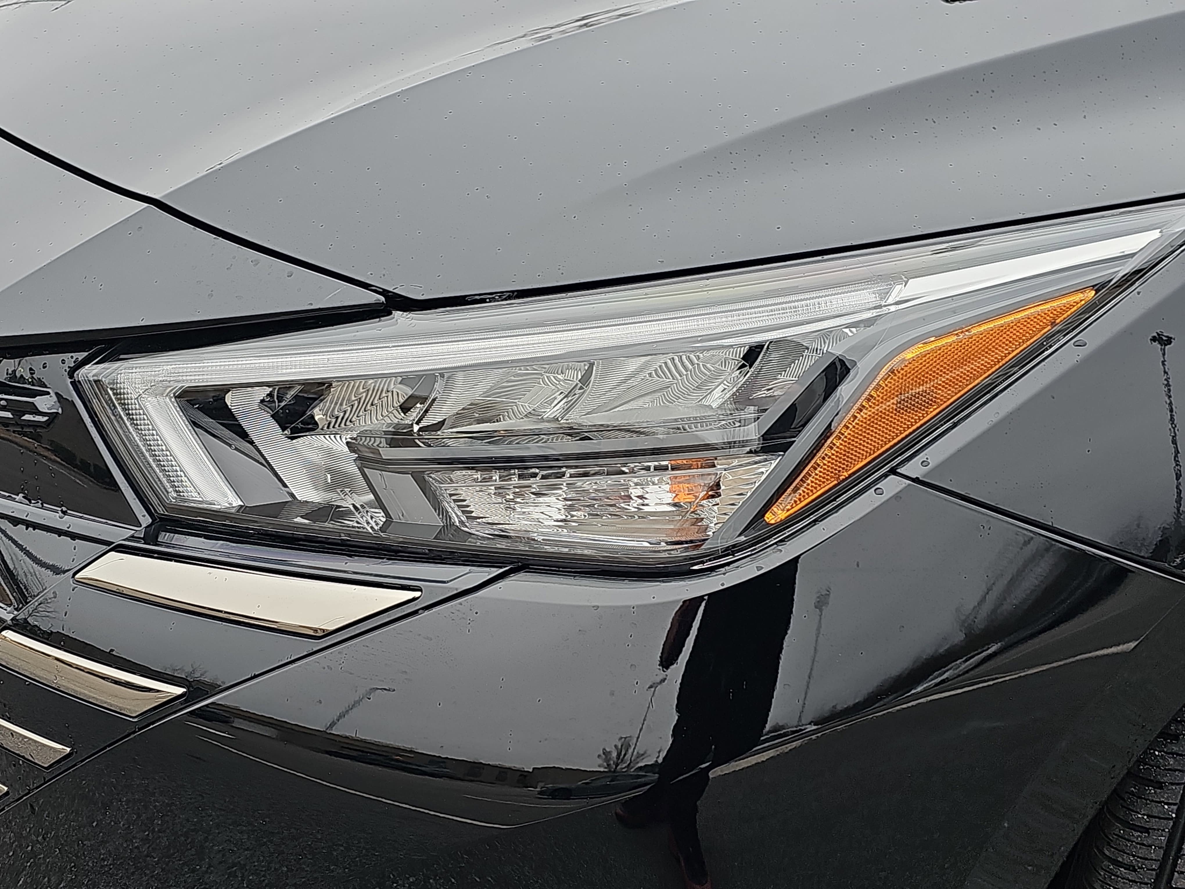 2025 Nissan Versa SR CVT