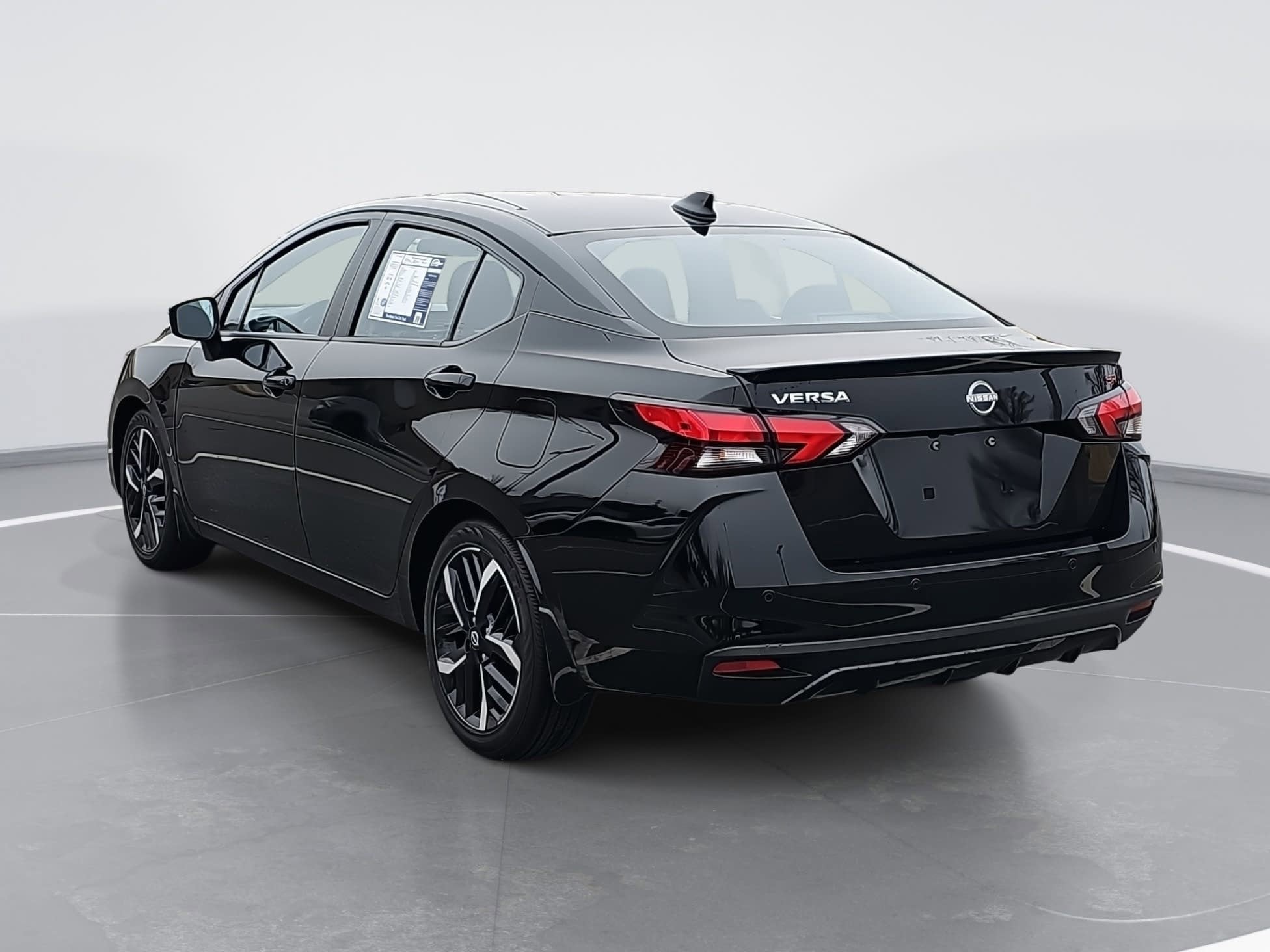 2025 Nissan Versa SR CVT