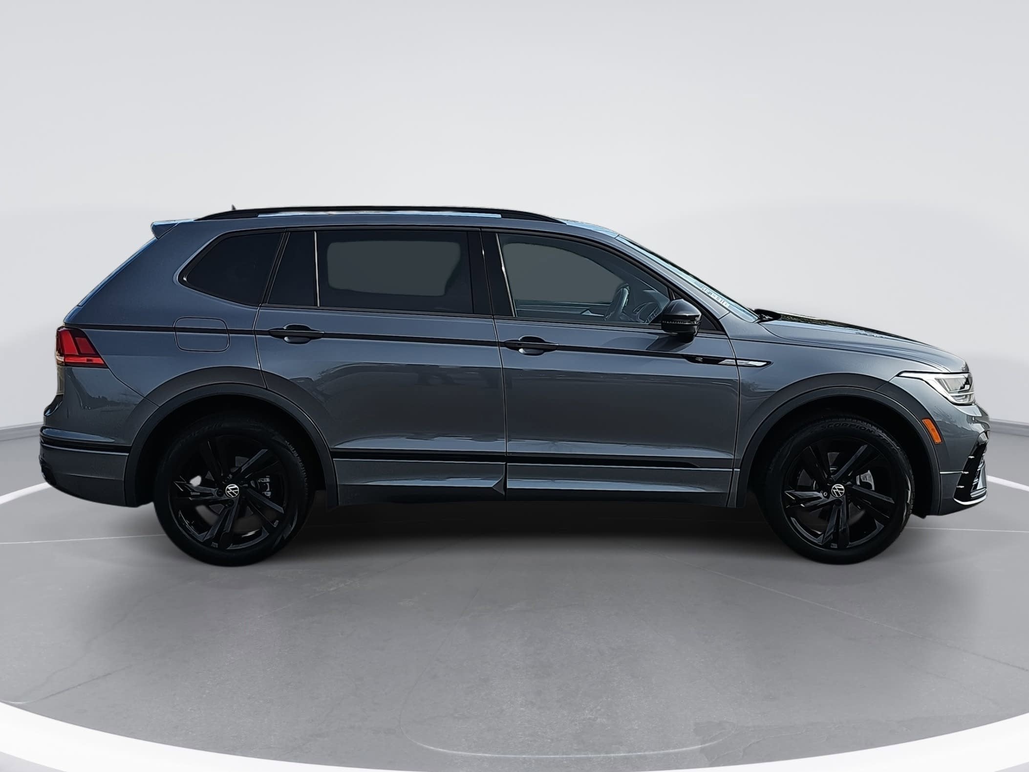 2024 Volkswagen Tiguan 2.0T SE R-Line Black FWD