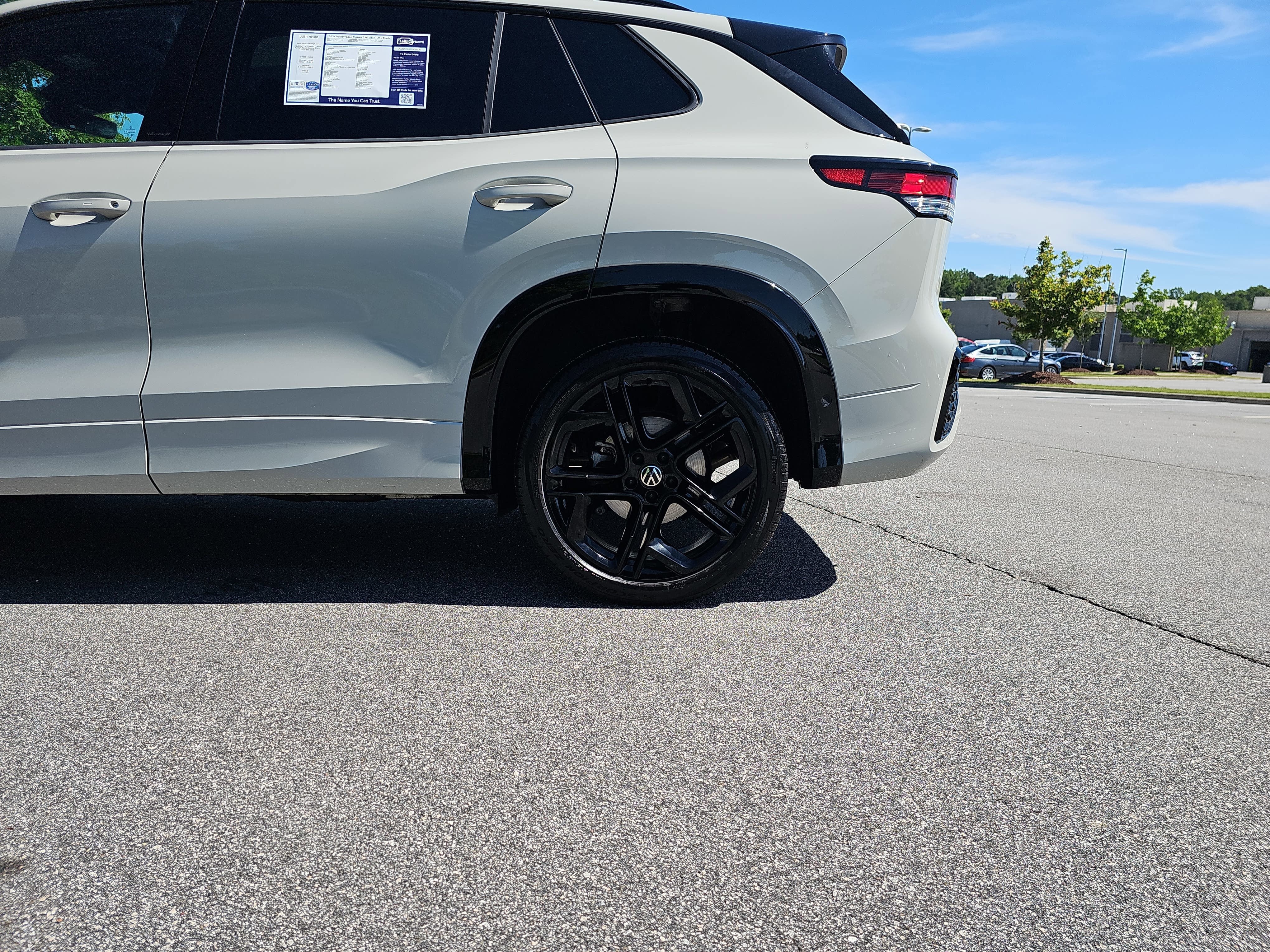 2025 Volkswagen Tiguan 2.0T SE R-Line Black 4MOTION