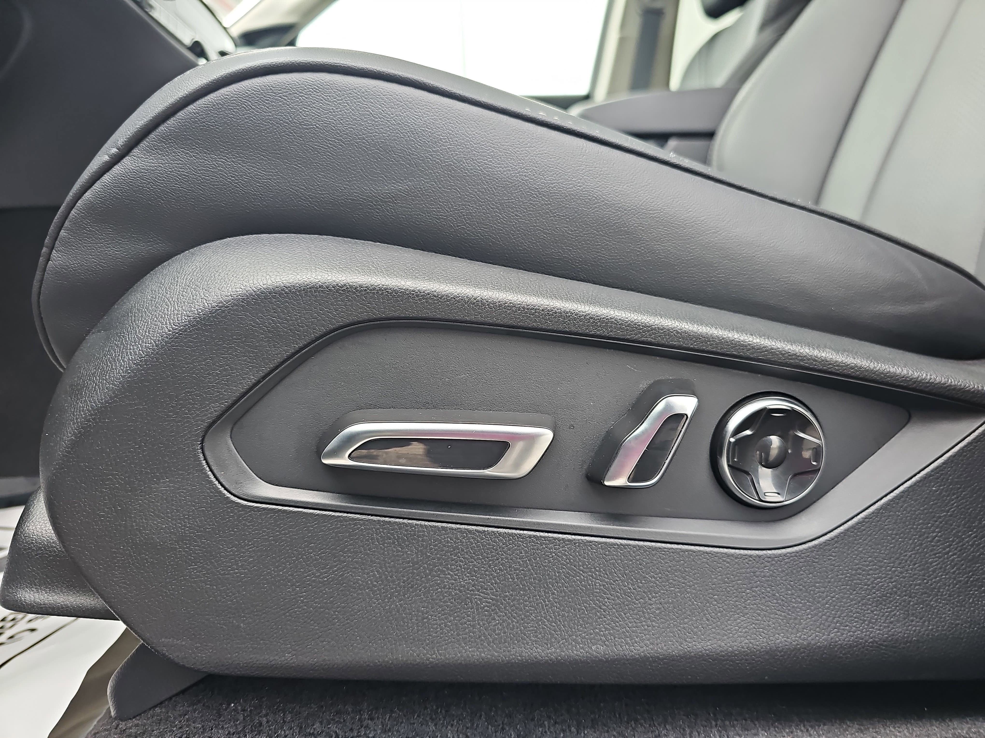 2025 Acura MDX SH-AWD w/Technology Package