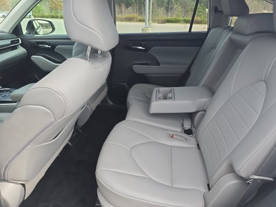 2021 Toyota Highlander XLE AWD