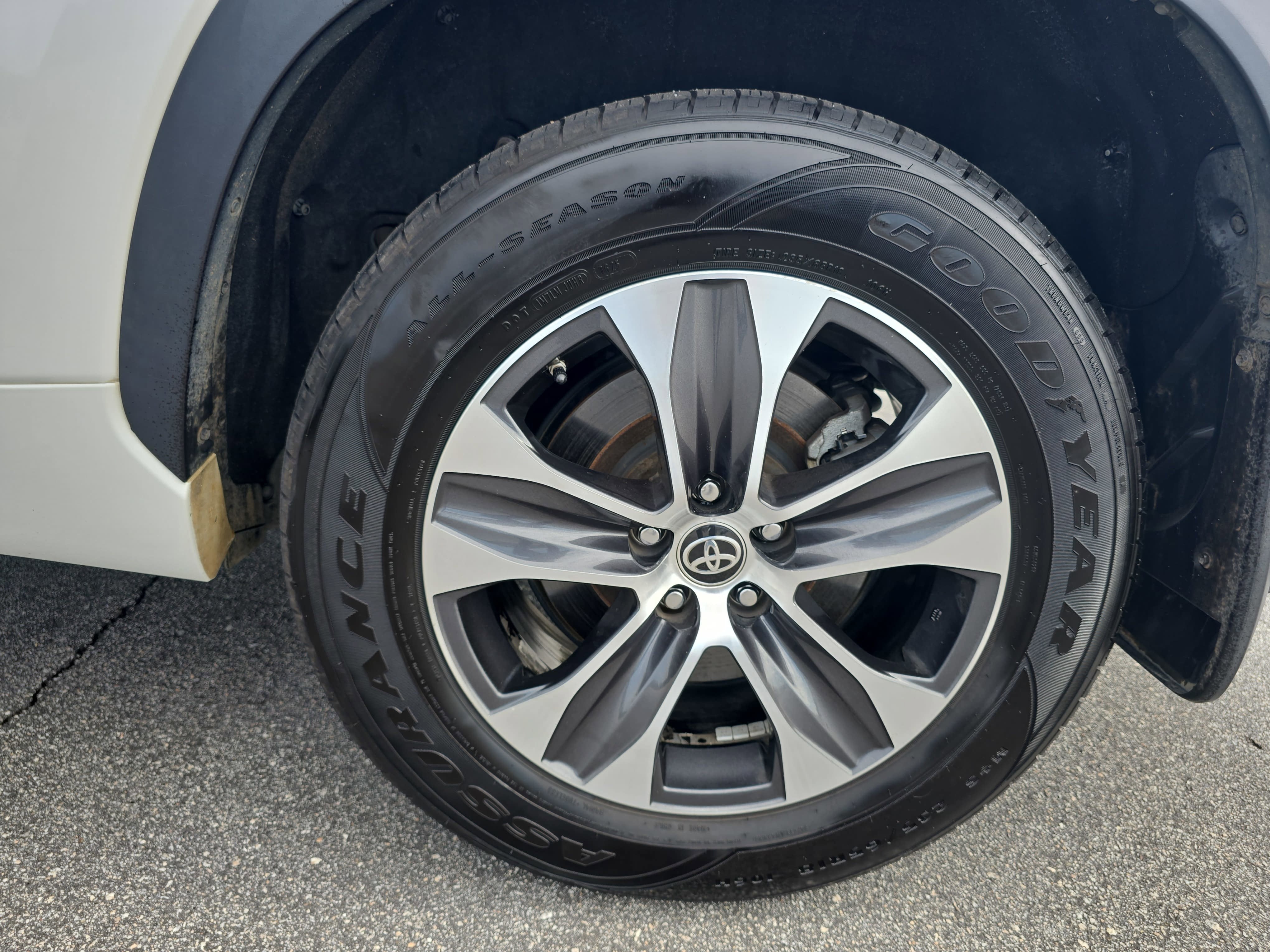 2021 Toyota Highlander XLE AWD