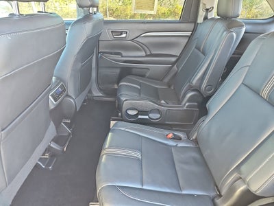 2017 Toyota Highlander SE V6 AWD