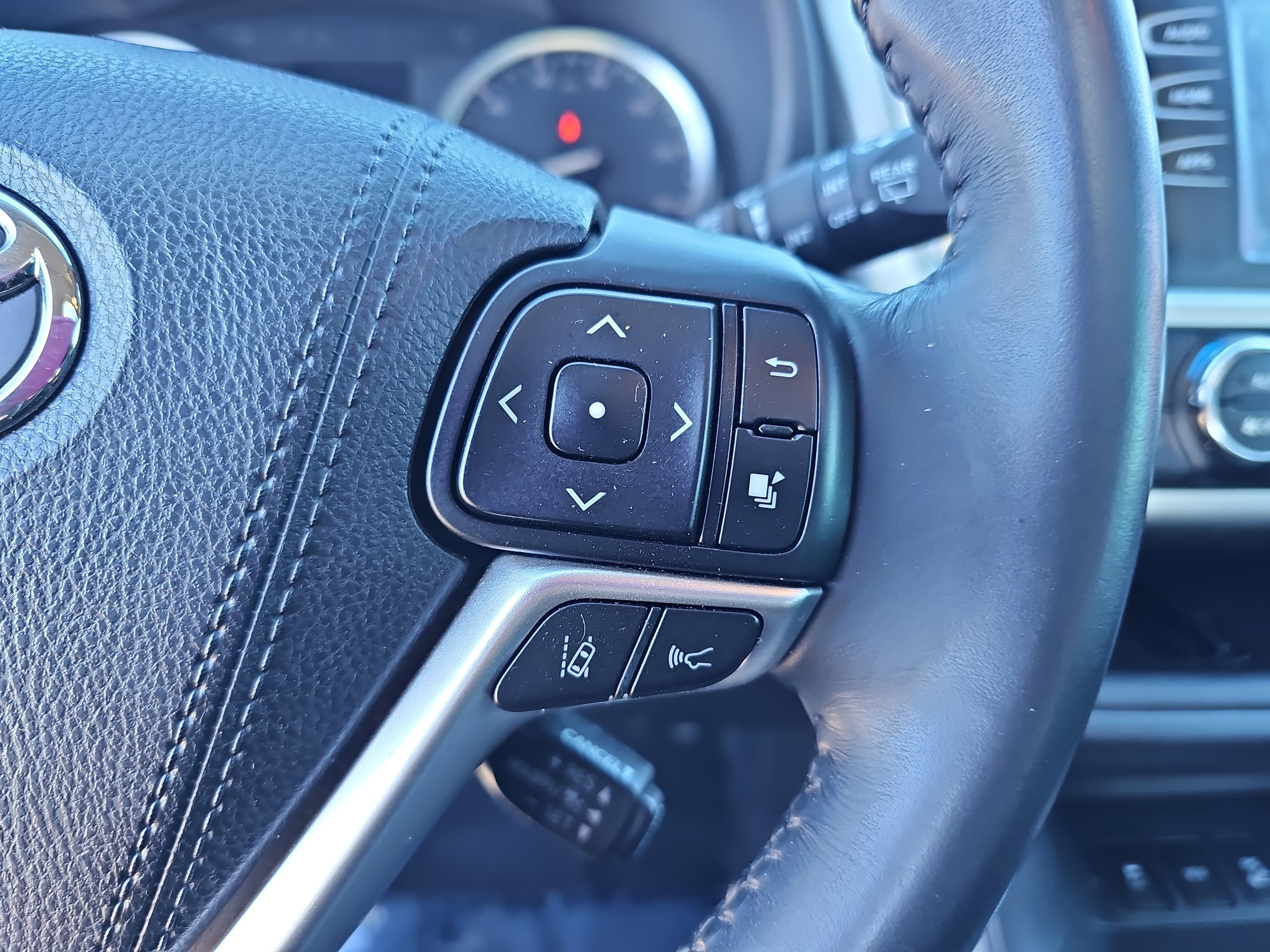 2017 Toyota Highlander SE V6 AWD