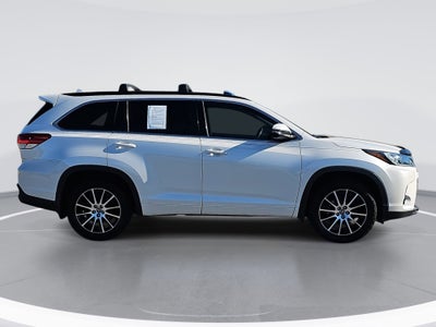 2017 Toyota Highlander SE V6 AWD