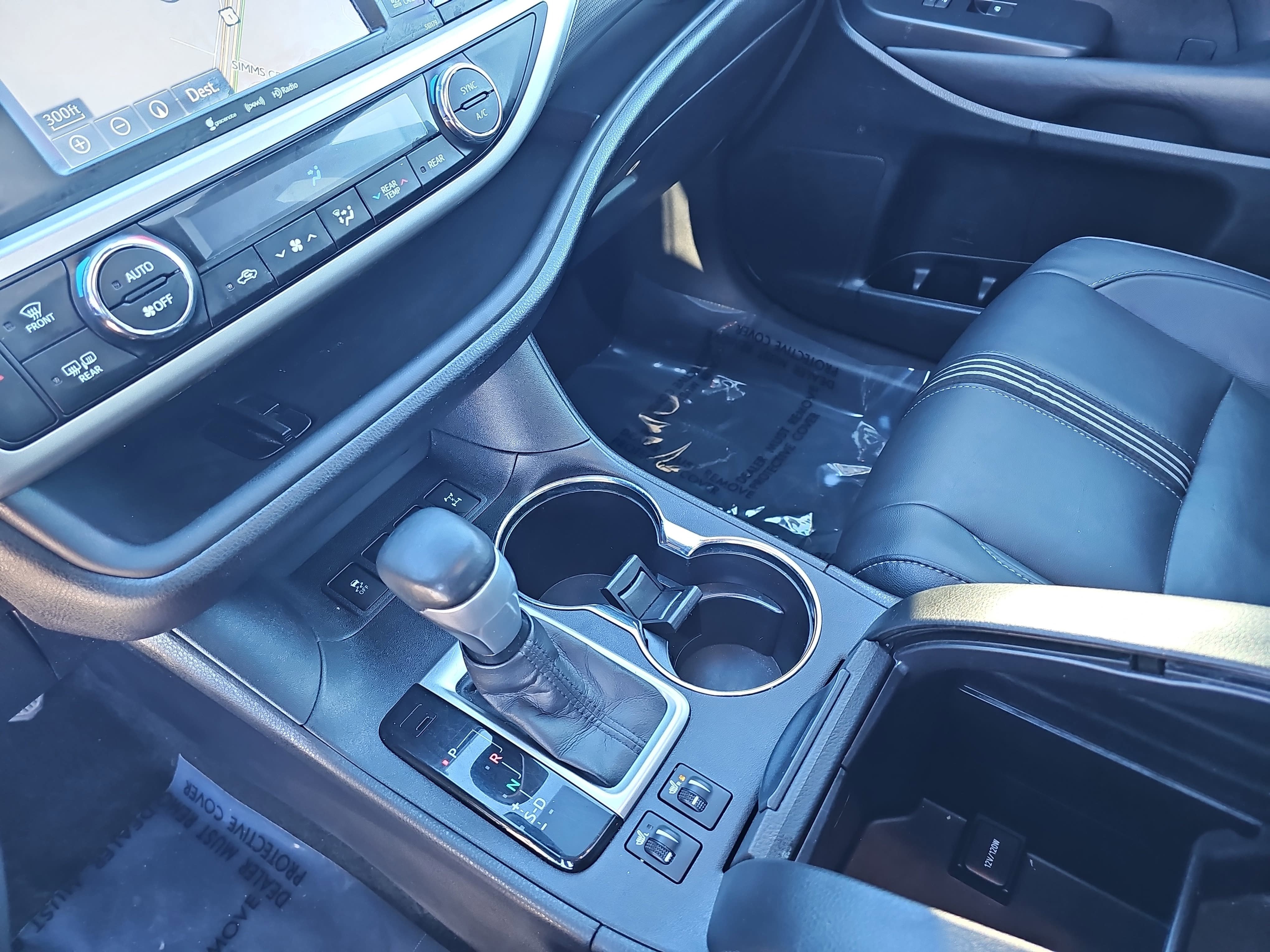 2017 Toyota Highlander SE V6 AWD