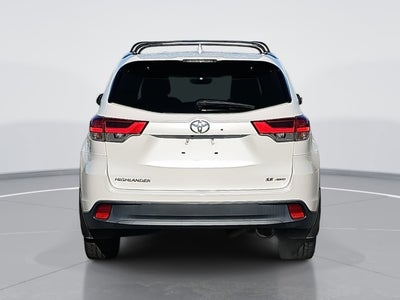 2017 Toyota Highlander SE V6 AWD