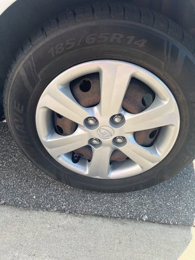 2010 Hyundai Accent 4dr Sdn Auto GLS