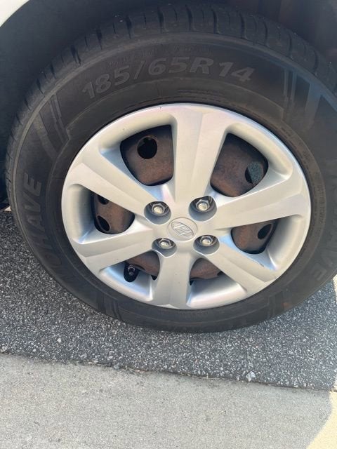 2010 Hyundai Accent 4dr Sdn Auto GLS