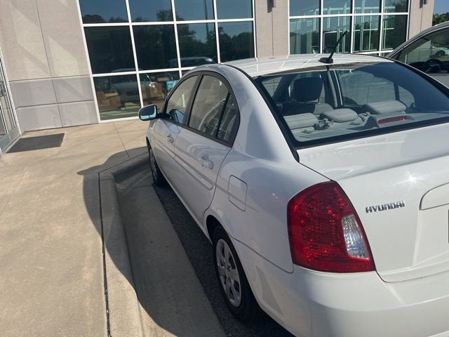 2010 Hyundai Accent 4dr Sdn Auto GLS
