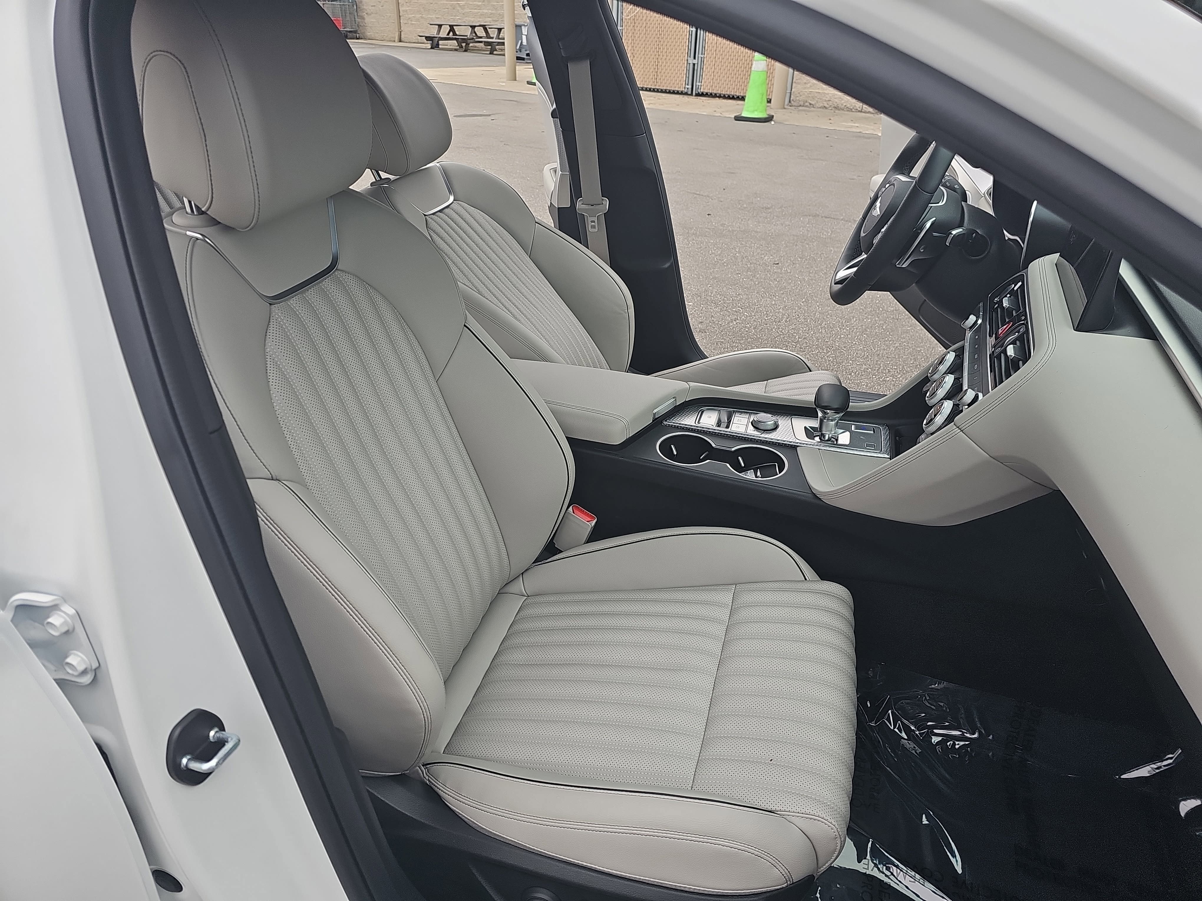 2023 Genesis G70 2.0T RWD