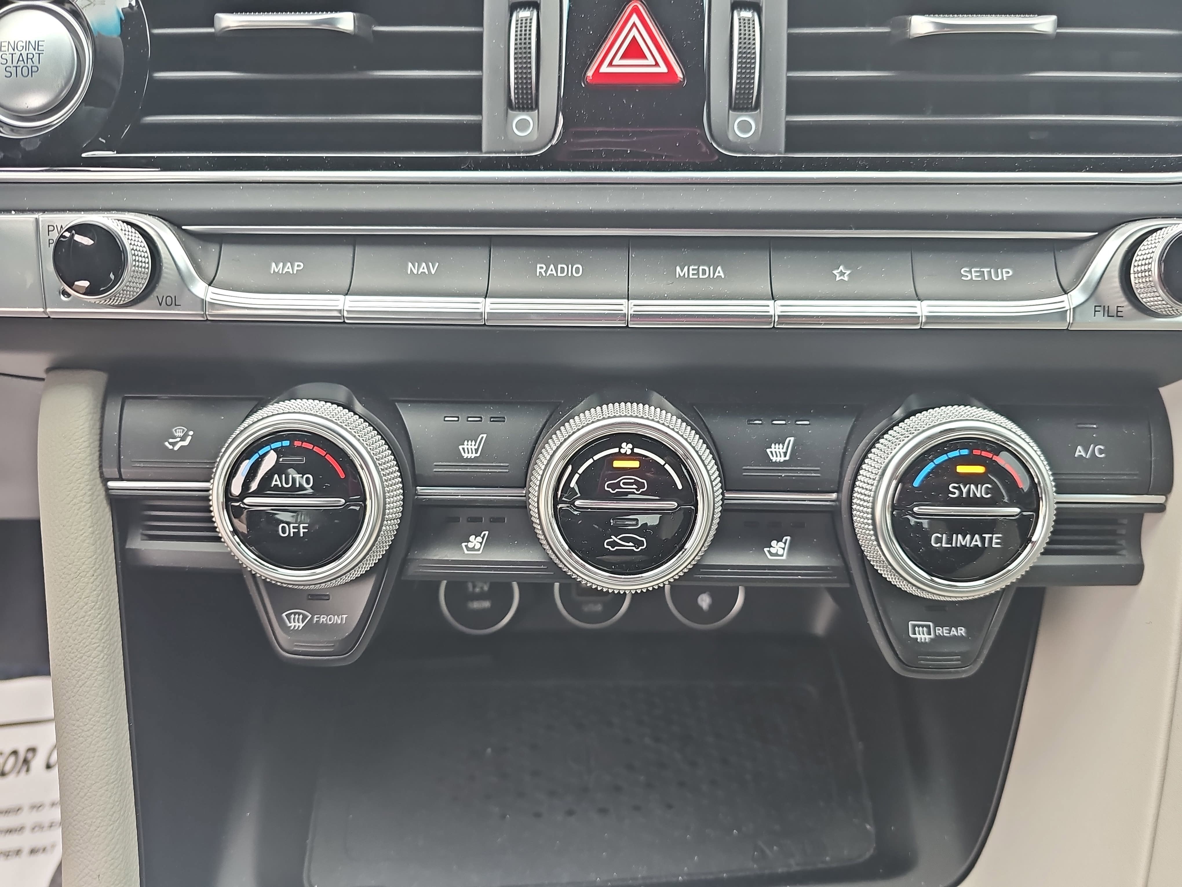 2023 Genesis G70 2.0T RWD